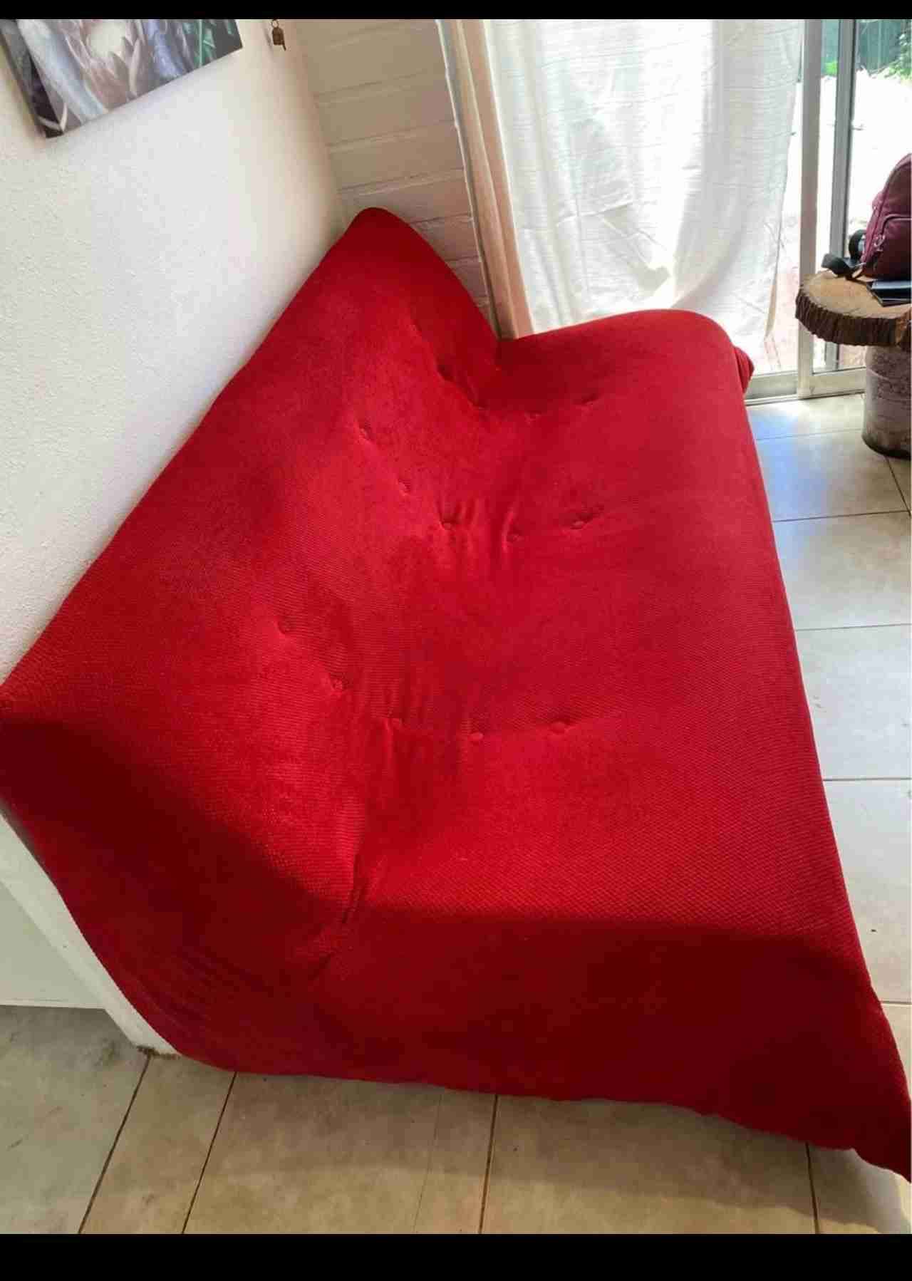 Sofá rojo Deco Homy