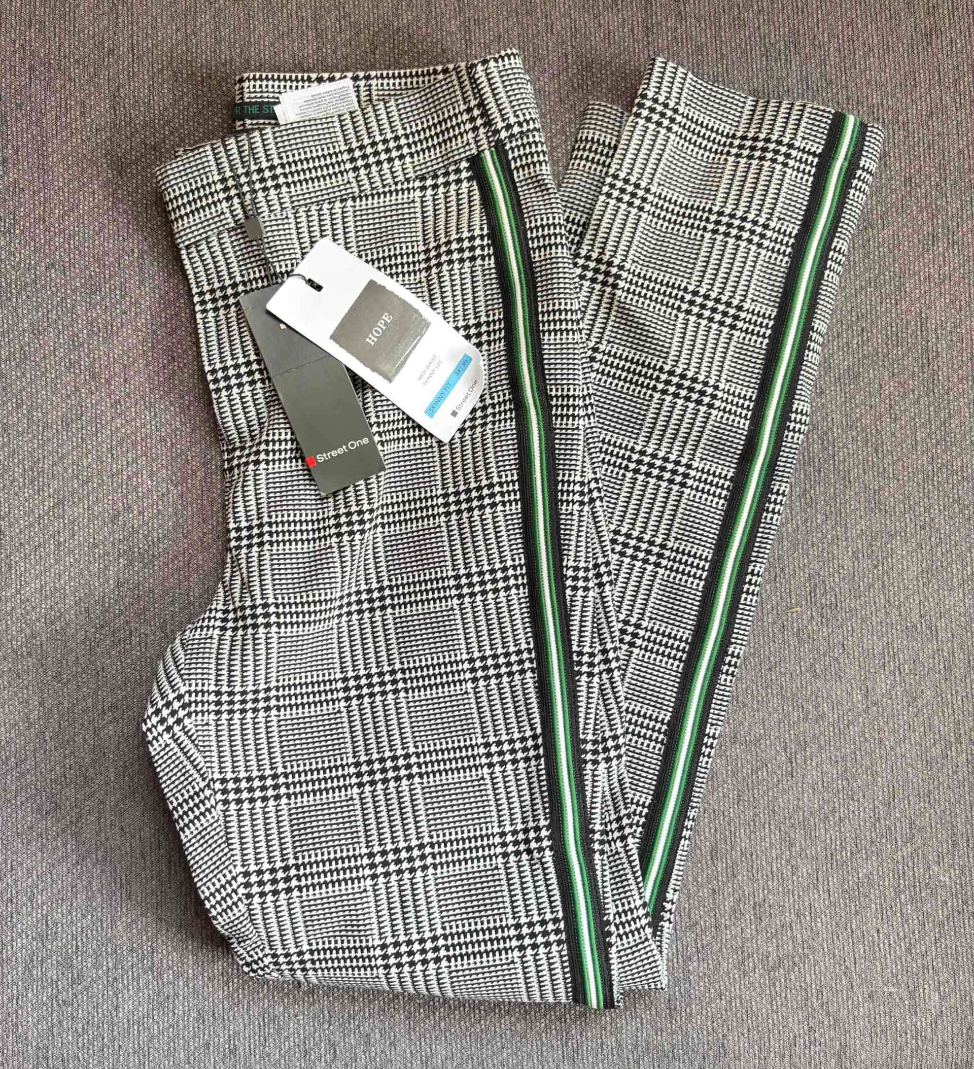 Pantalones a cuadros nuevos