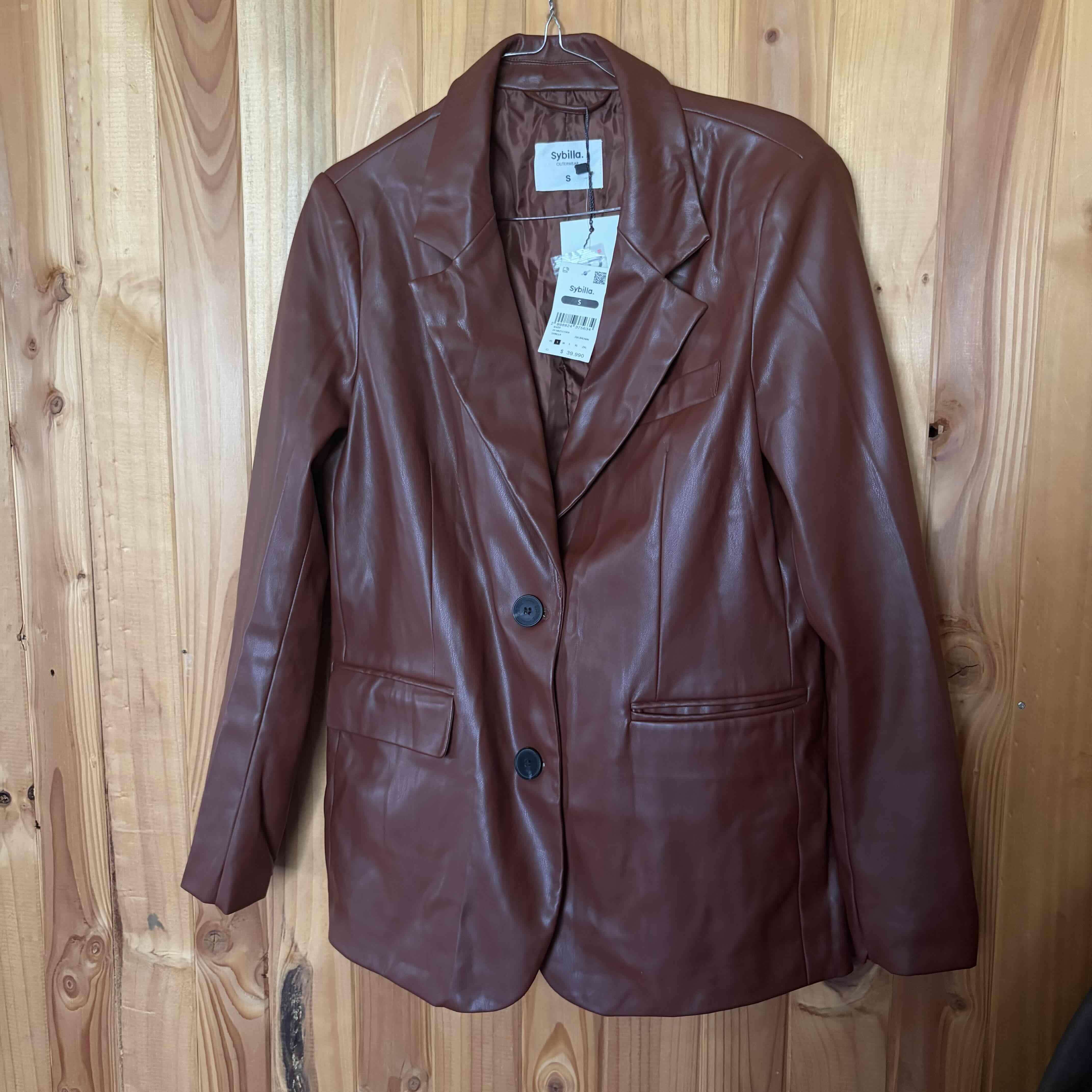 Blazer café de cuero sintético