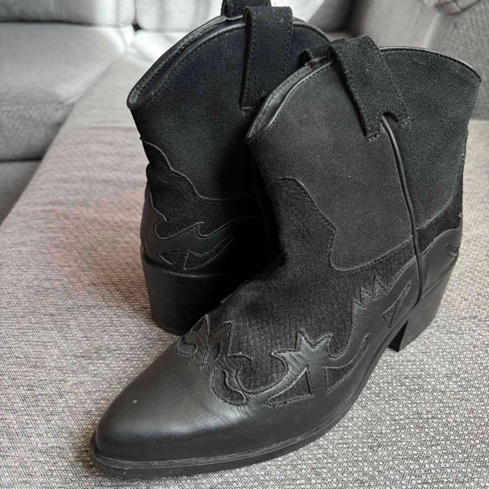 Botines vaqueros de cuero negro - miniatura 3