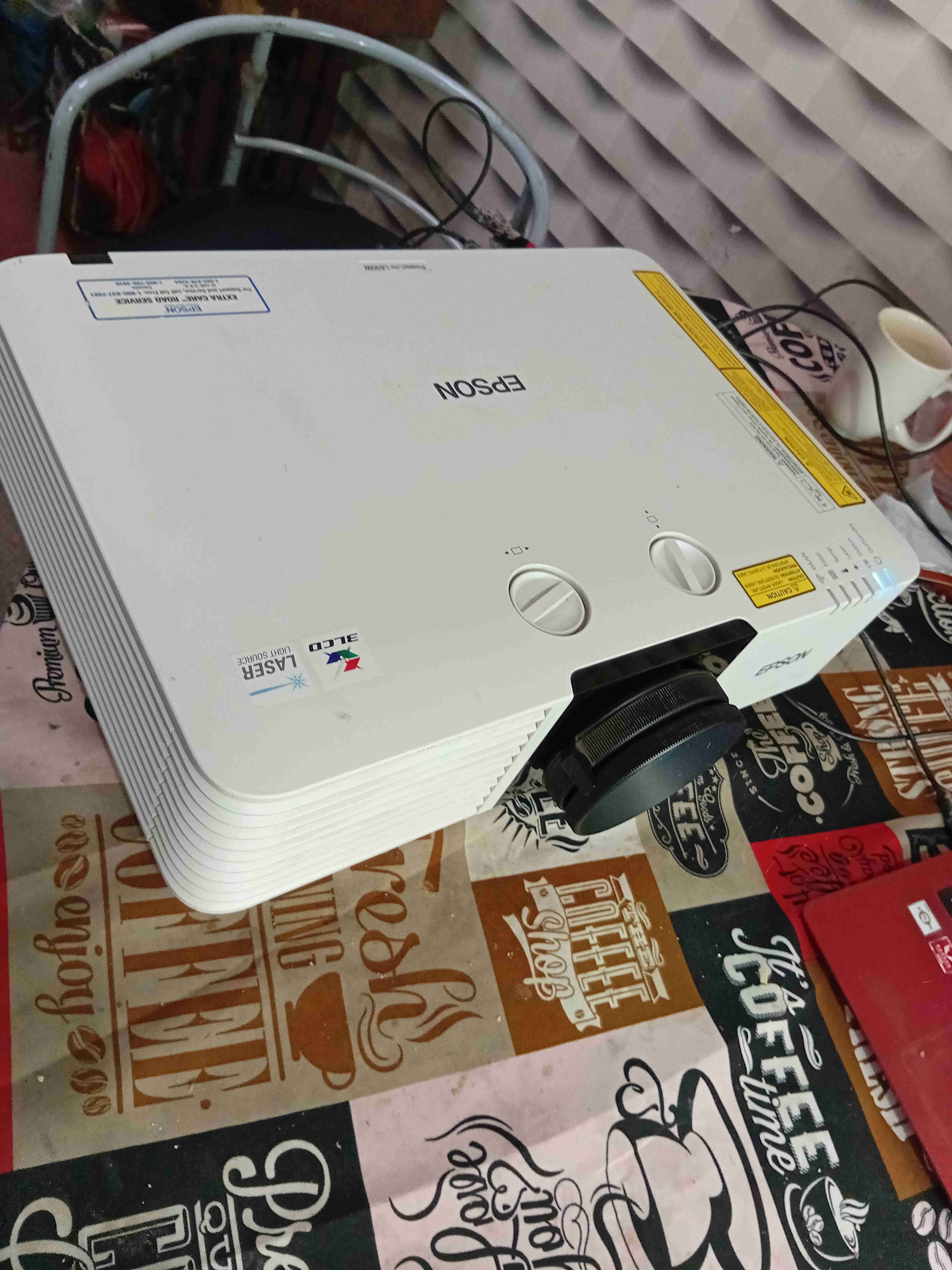 Proyector Epson LCD blanco