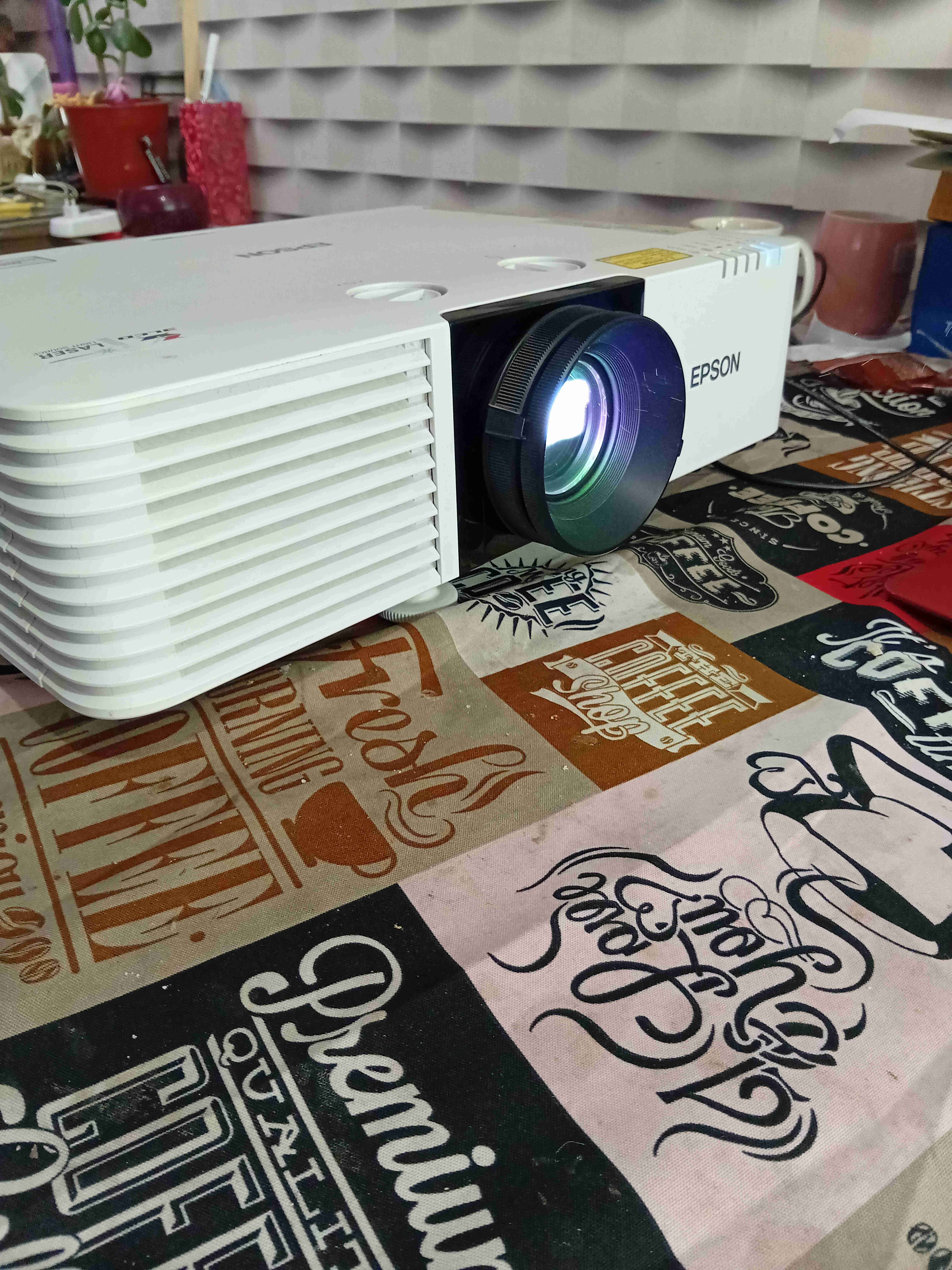 Proyector Epson LCD blanco - miniatura 2