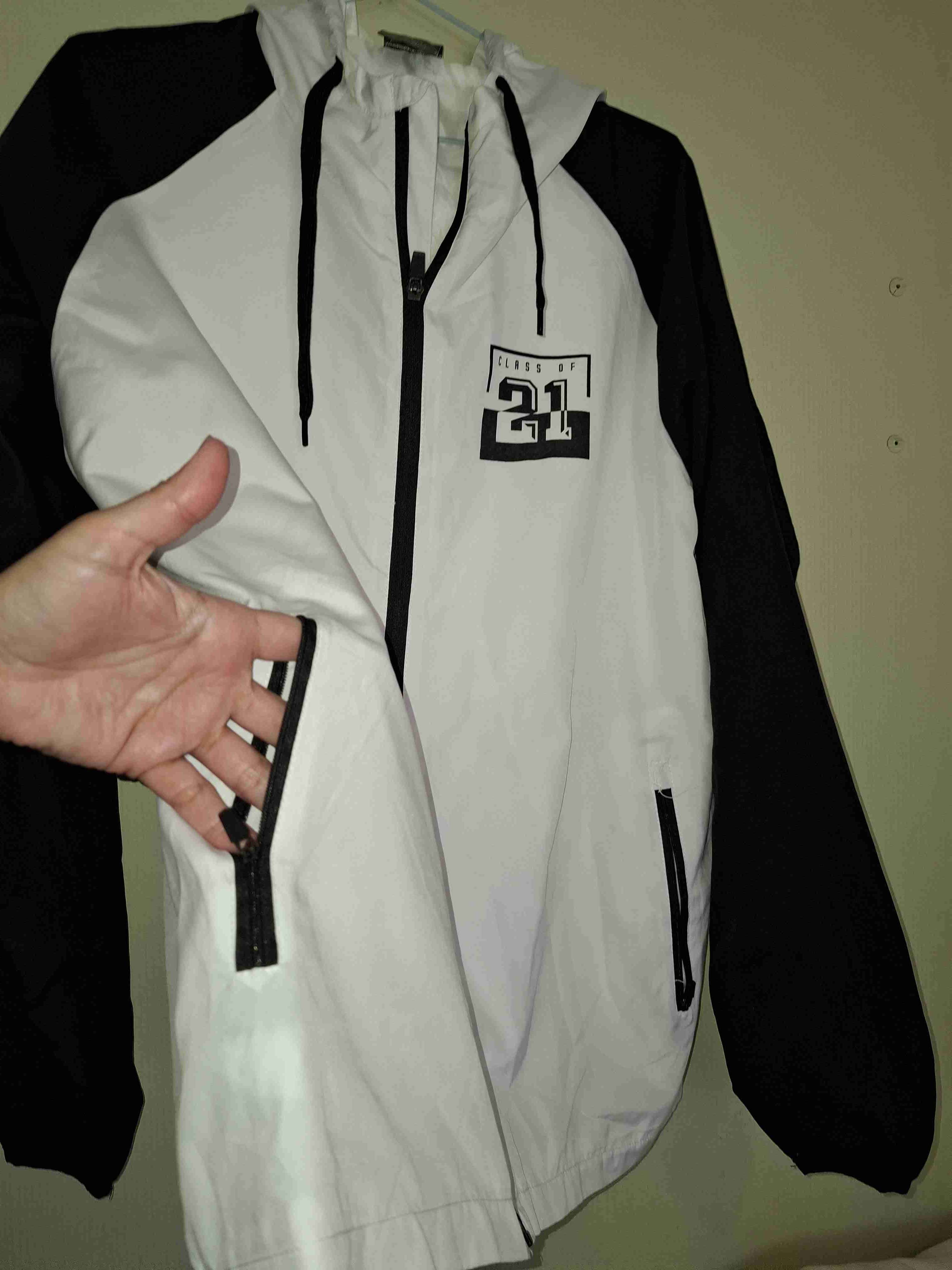 Chaqueta deportiva blanca y negra - miniatura 4