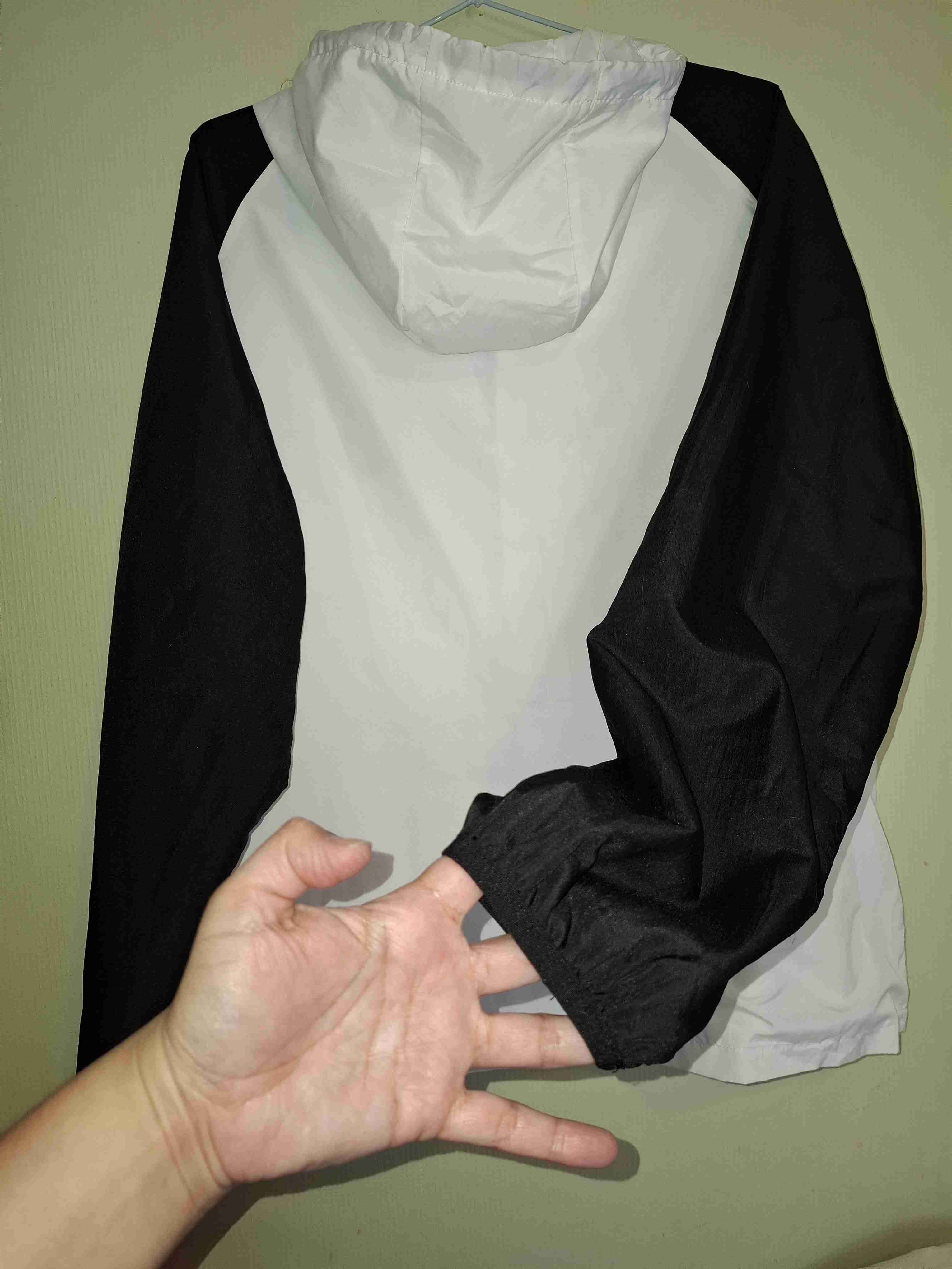 Chaqueta deportiva blanca y negra - miniatura 5