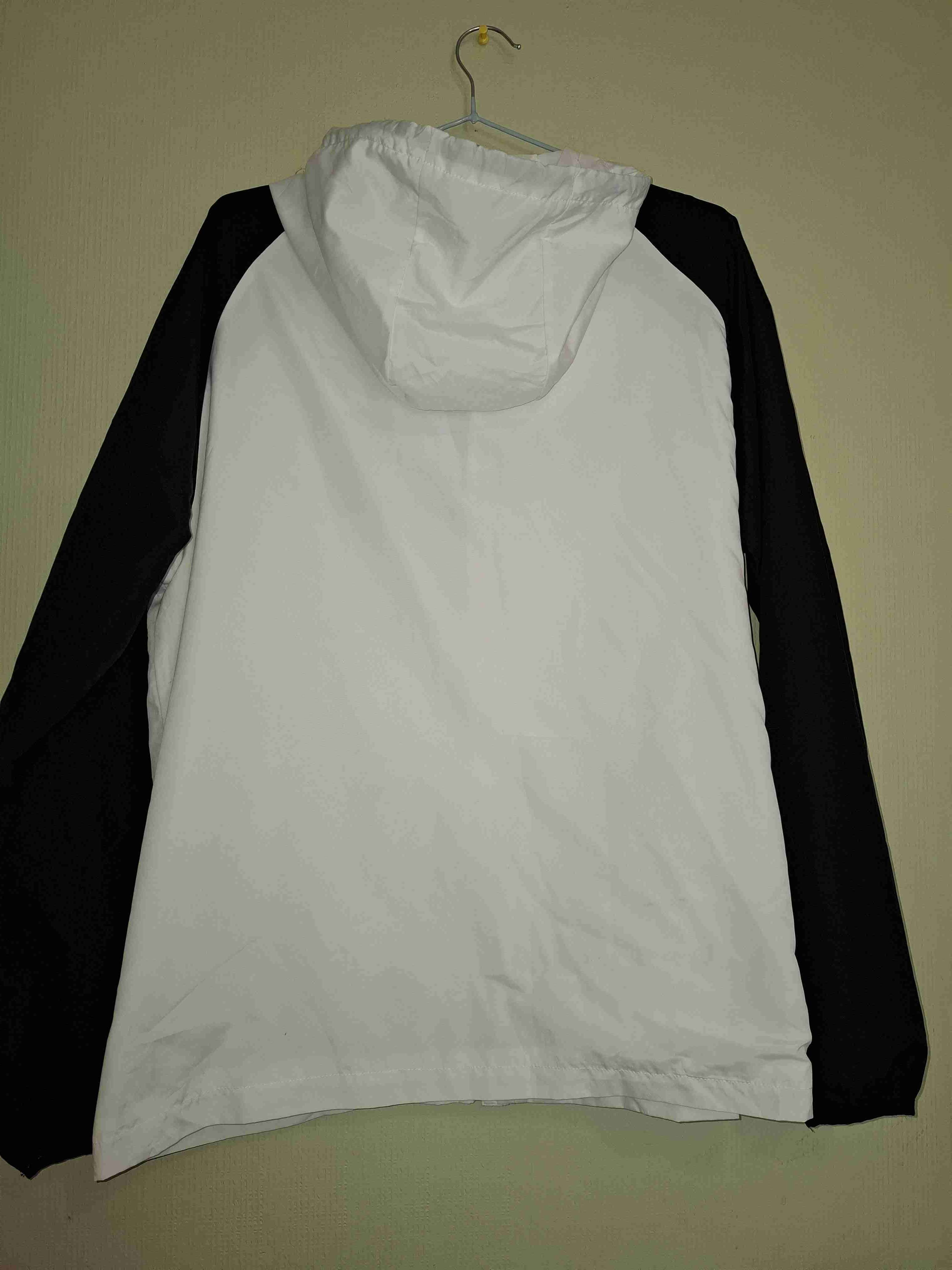 Chaqueta deportiva blanca y negra - miniatura 6