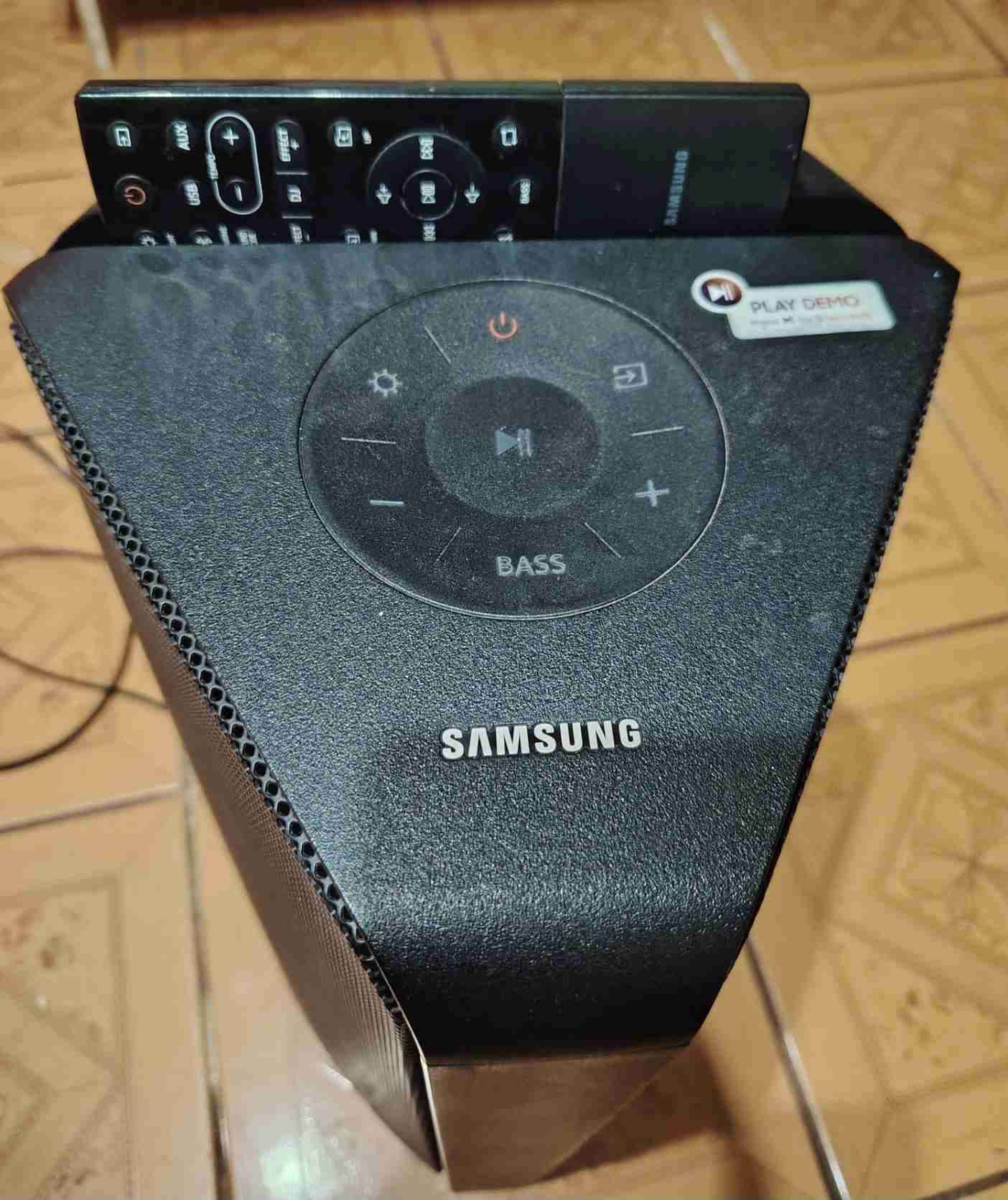 Parlante Samsung Bluetooth con control remoto - miniatura 3