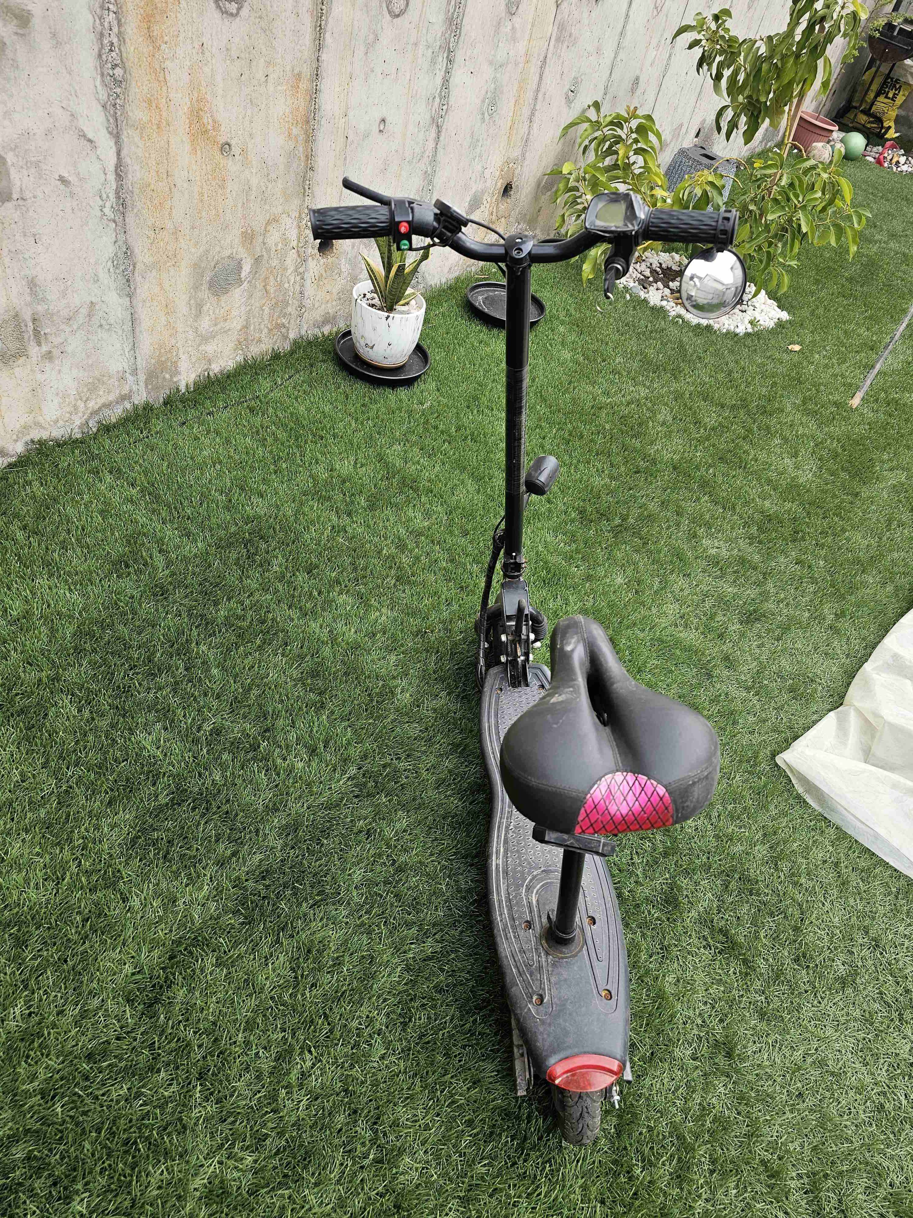 Scooter eléctrico con asiento - miniatura 2