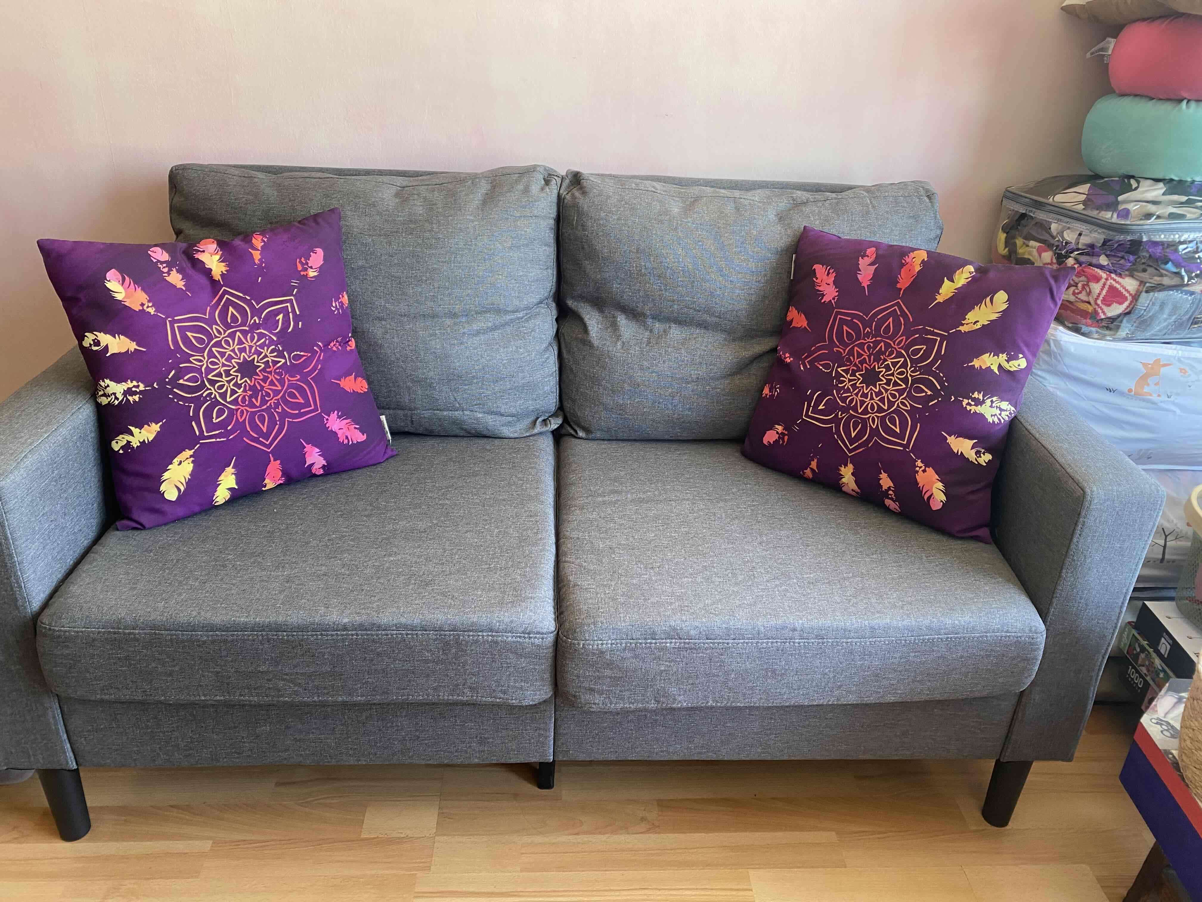 Sofá gris cómodo - miniatura 2