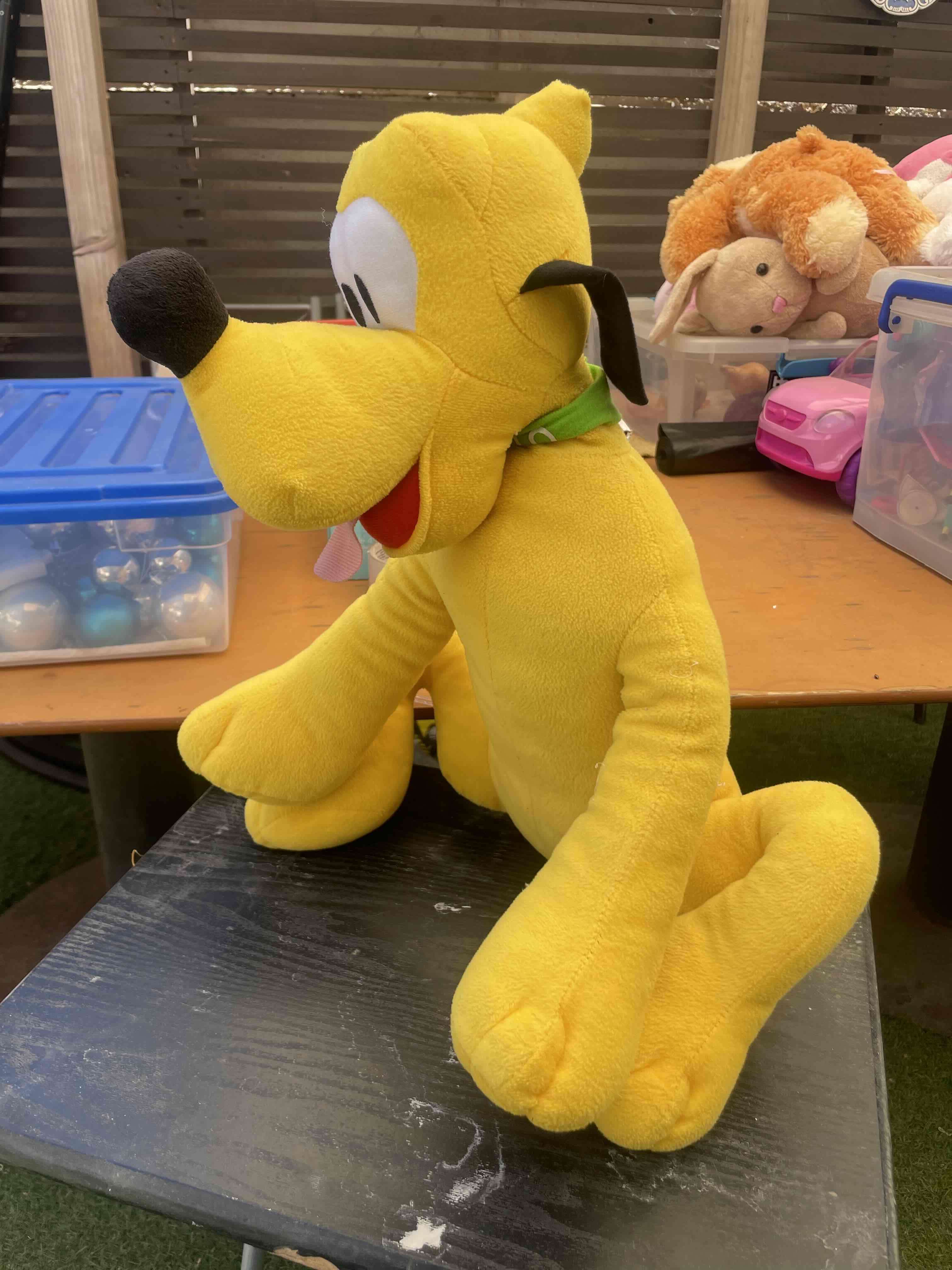 Peluche amarillo grande