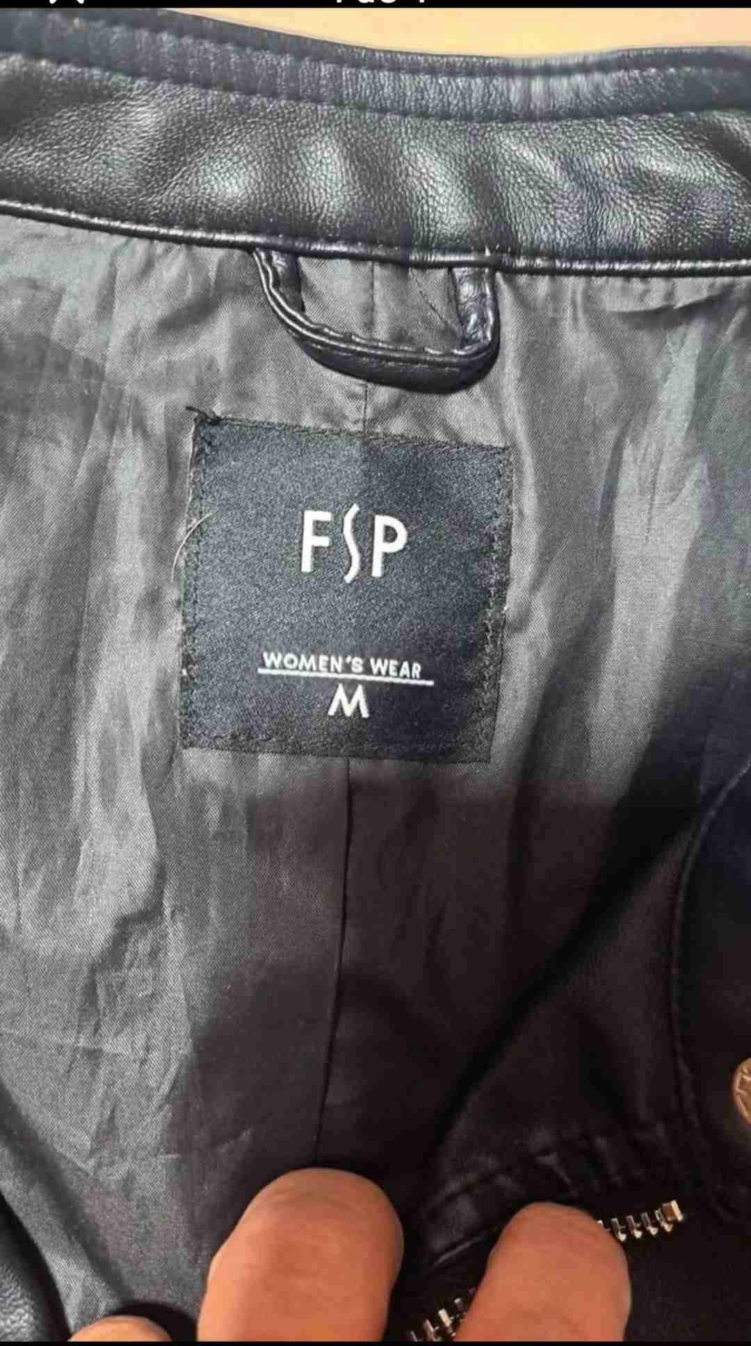 Chaqueta de cuero negra - miniatura 3