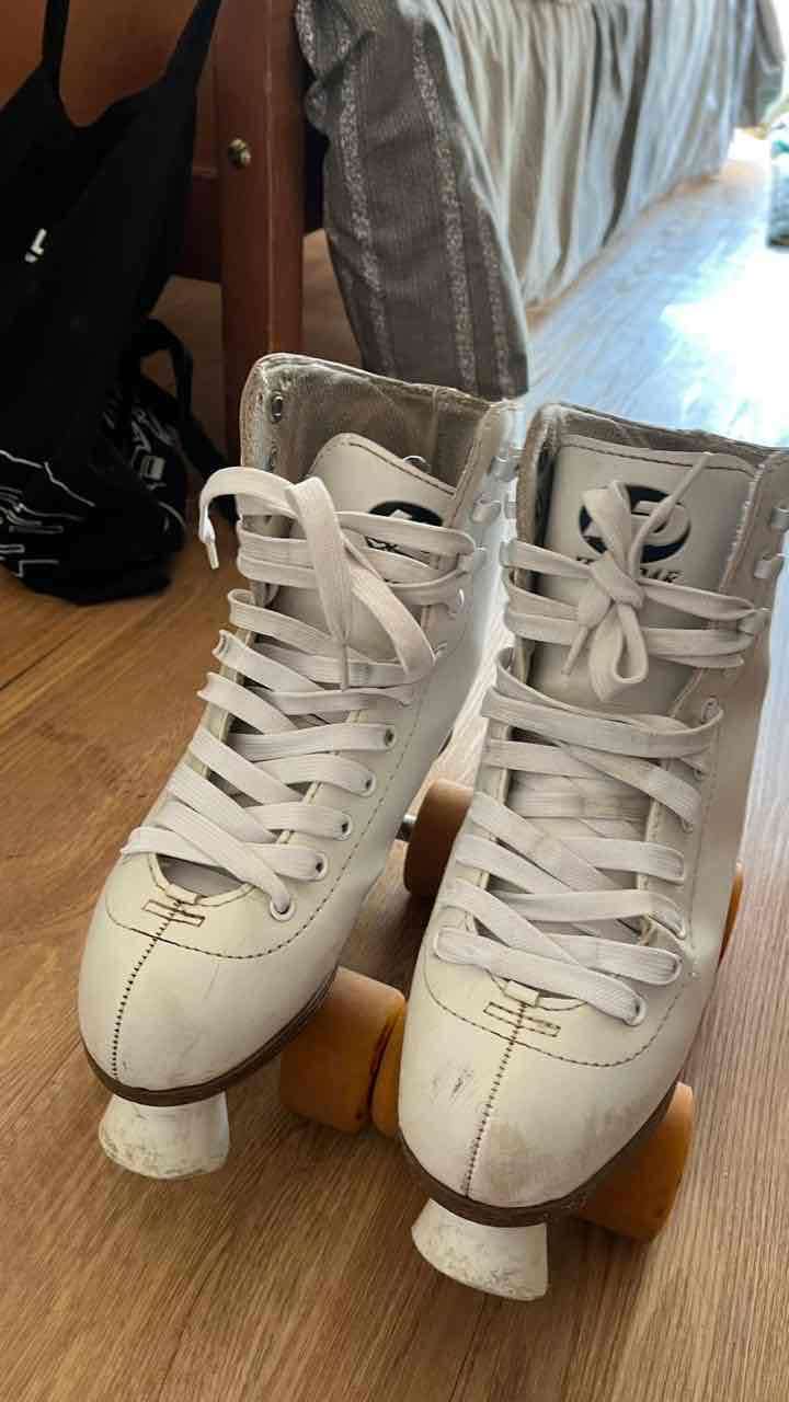 Patines de cuatro ruedas blancos - miniatura 3