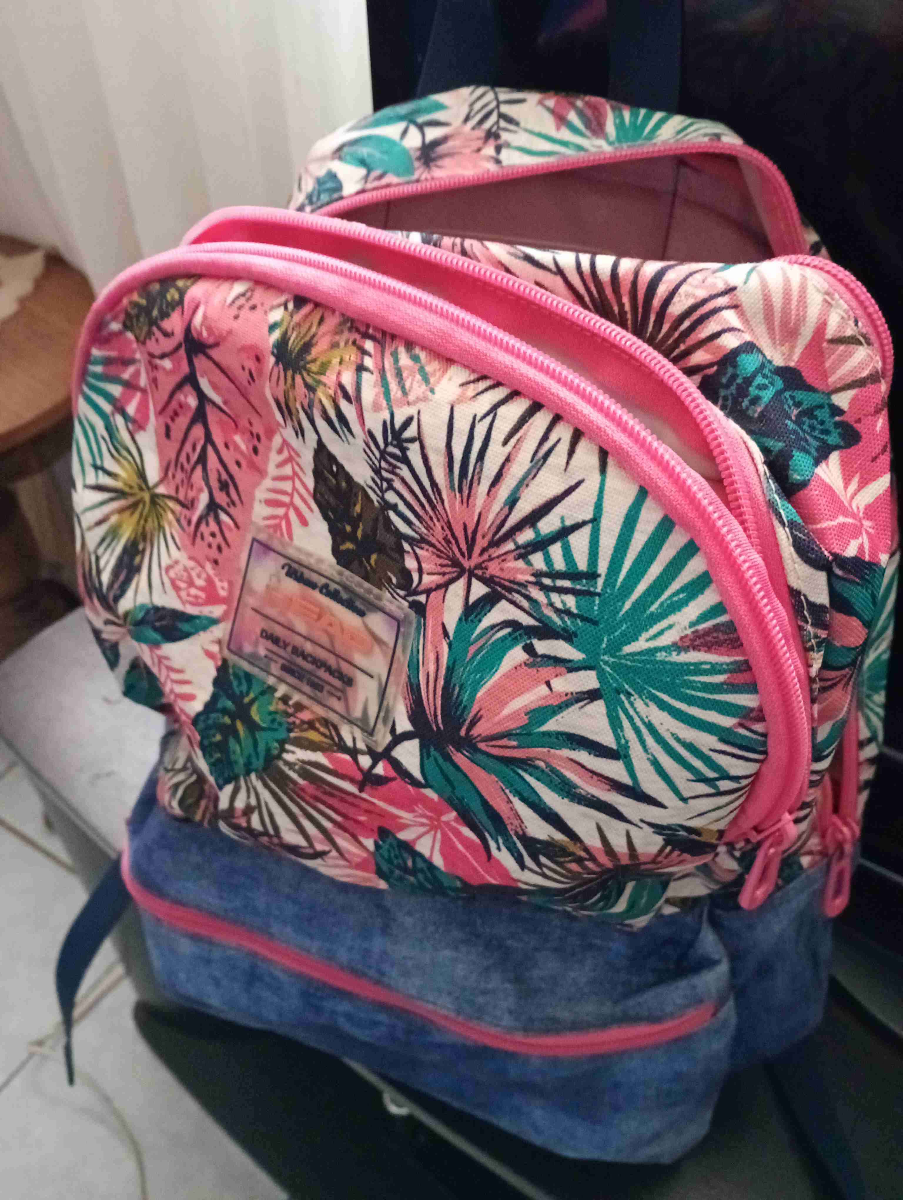 Mochila estampada tropical
