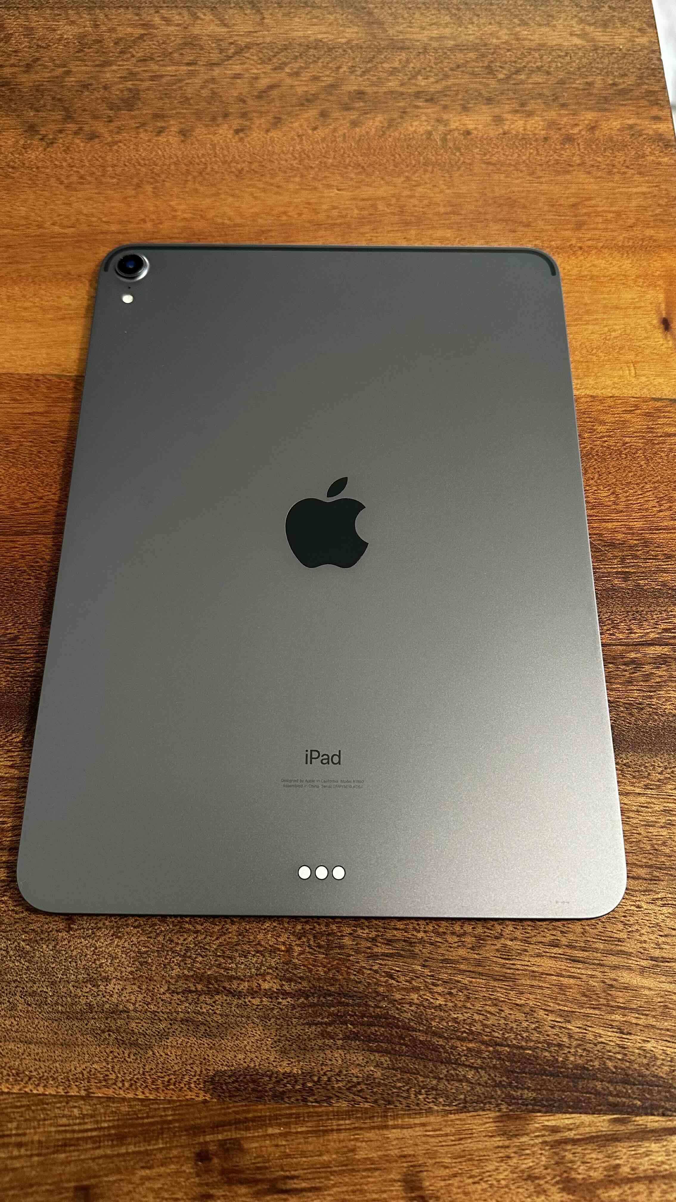 iPad Pro 11” 2018 + Apple Pencil + Teclado Logitec - miniatura 5