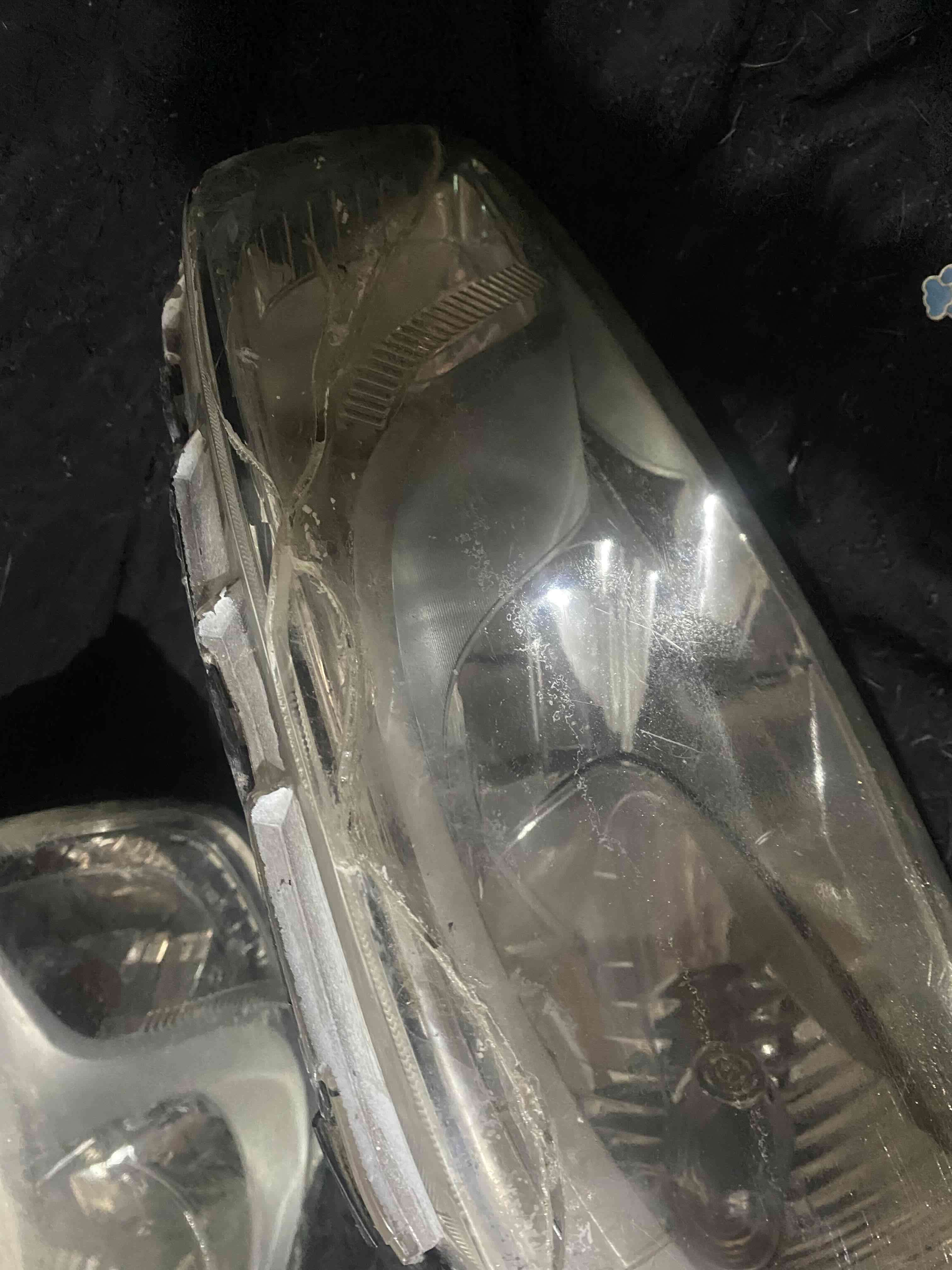 Faros delanteros de auto Hyundai i10 2014 usados - miniatura 4