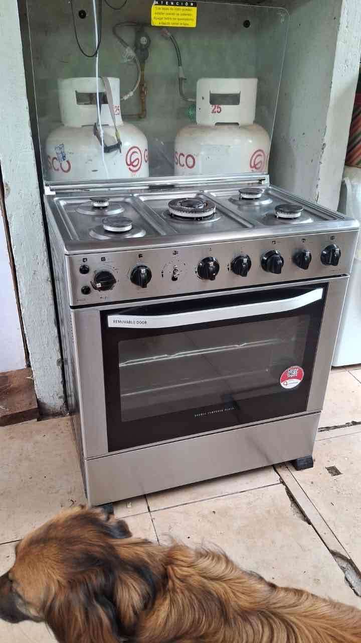 Cocina a gas con horno 5 platos - miniatura 2