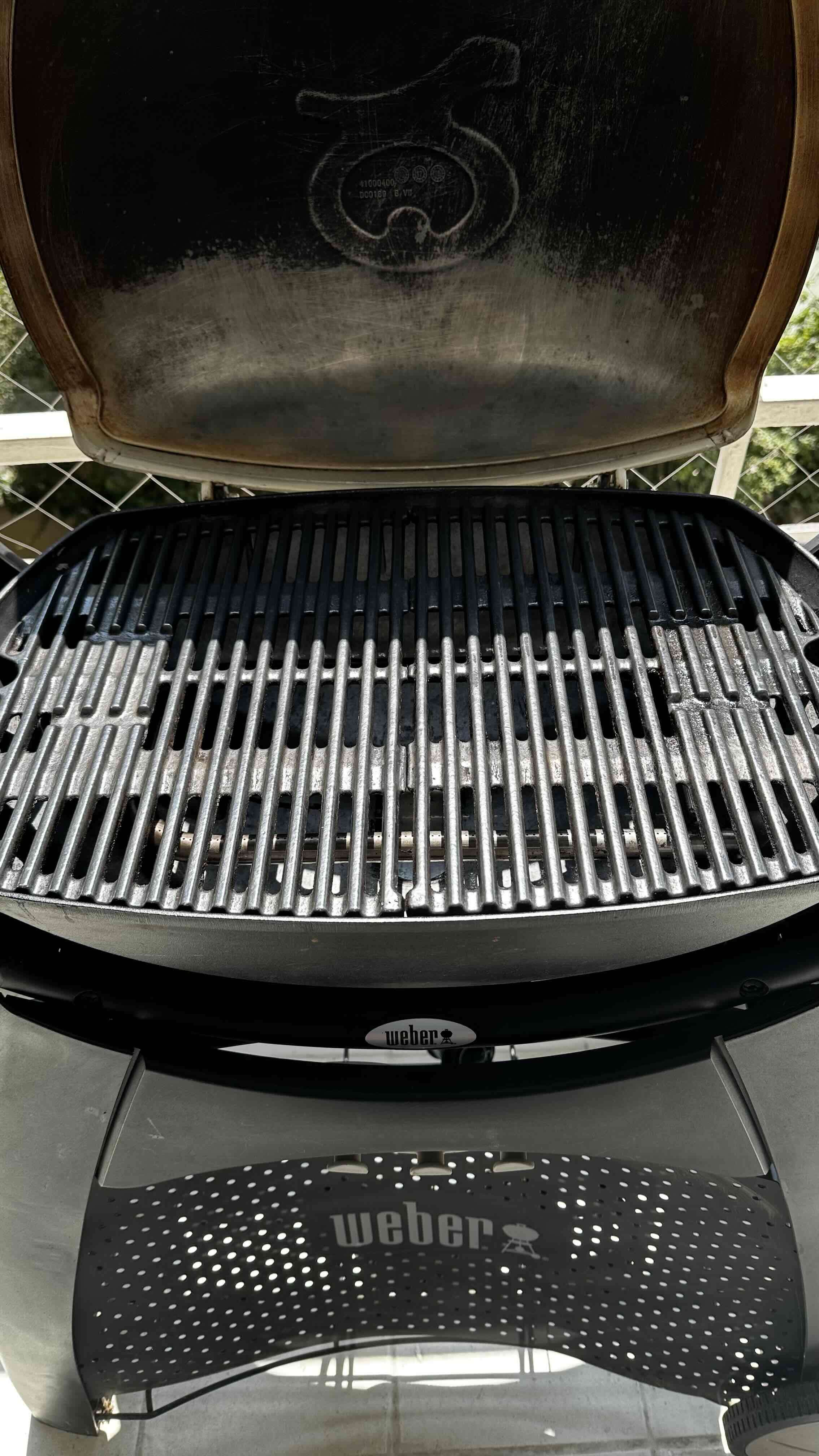 Parrilla Weber Q 2200 + Carrito + Funda + Balón - miniatura 3