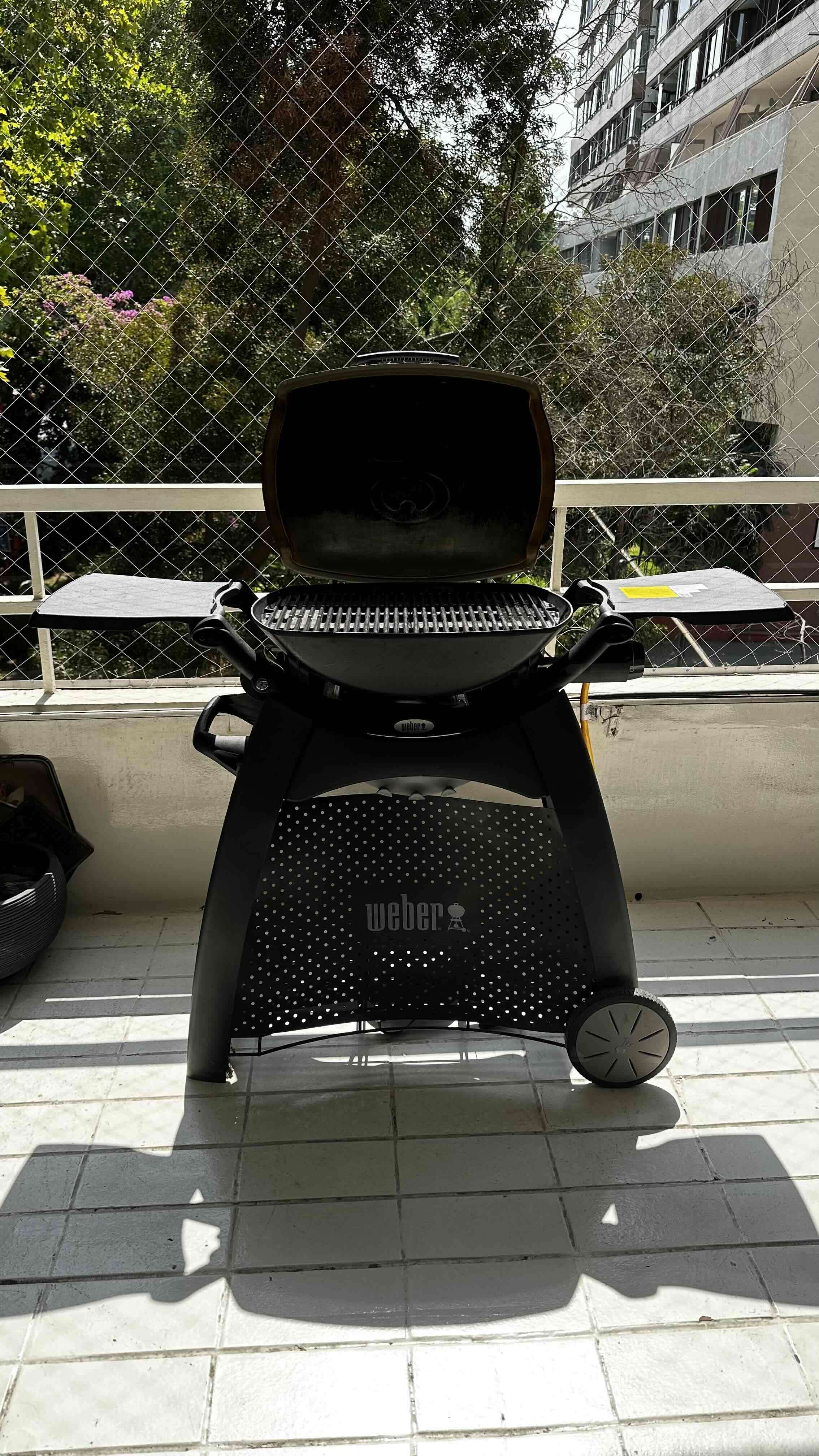 Parrilla Weber Q 2200 + Carrito + Funda + Balón - miniatura 4