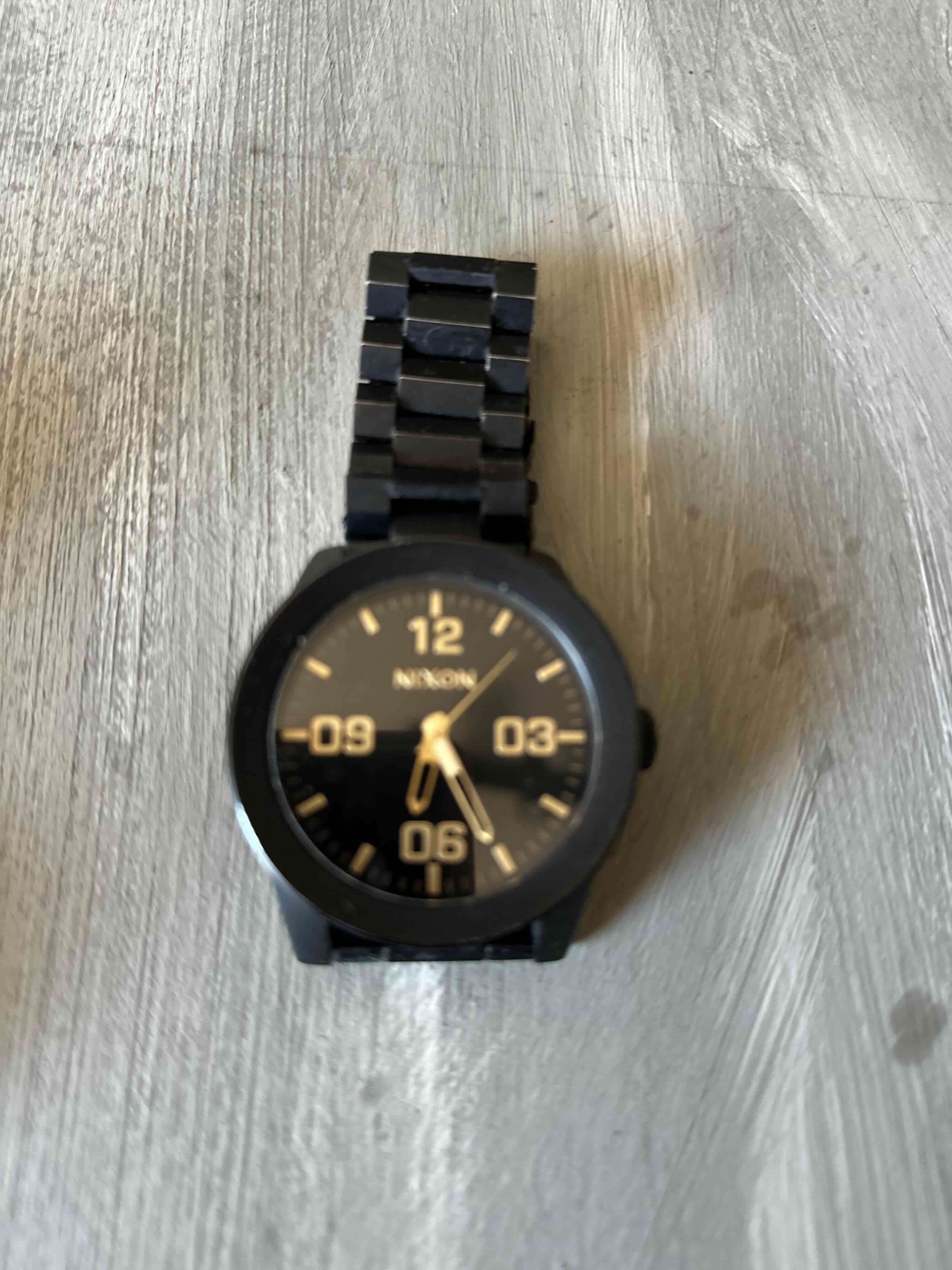 Reloj negro Nixon - miniatura 4