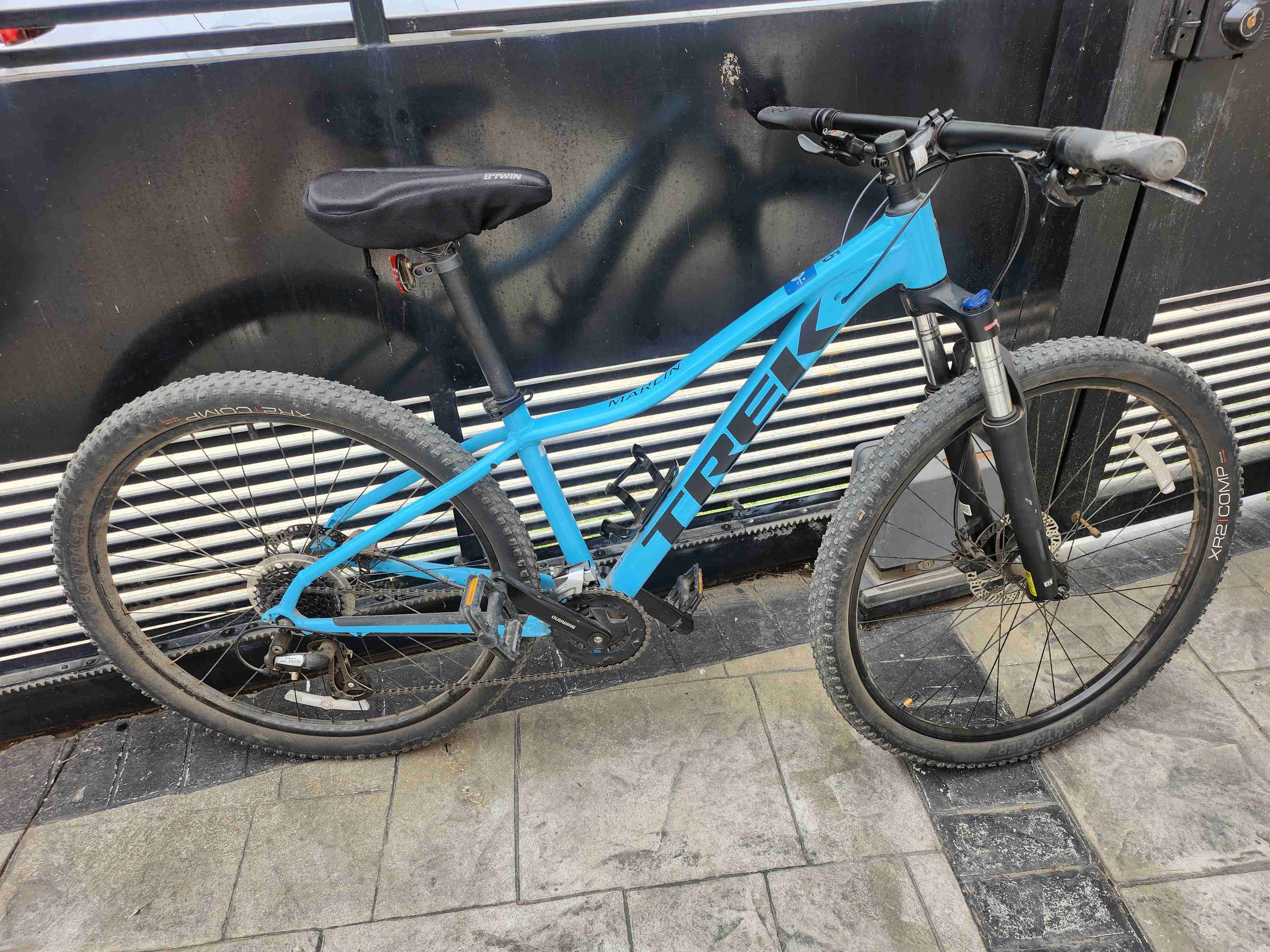 Bicicleta de montaña azul - miniatura 5