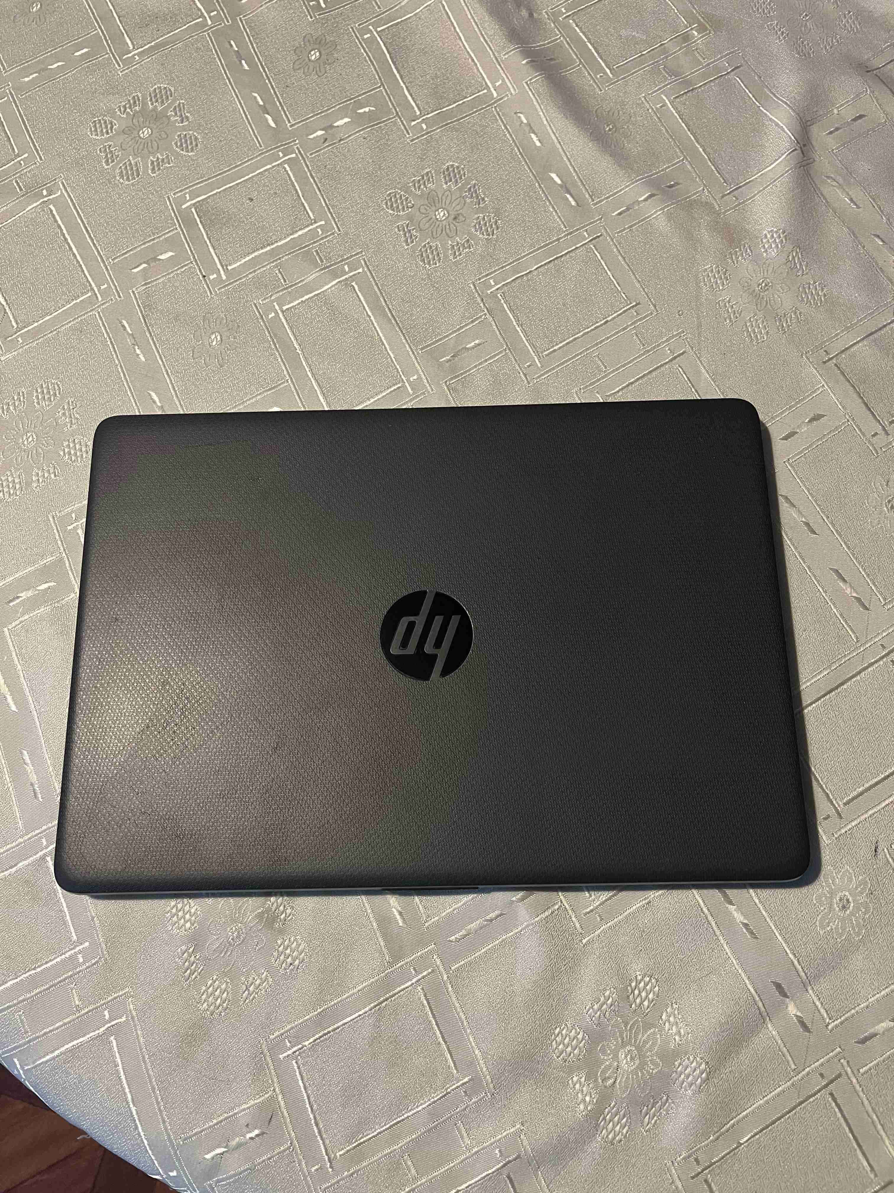 Laptop HP en buen estado - miniatura 4