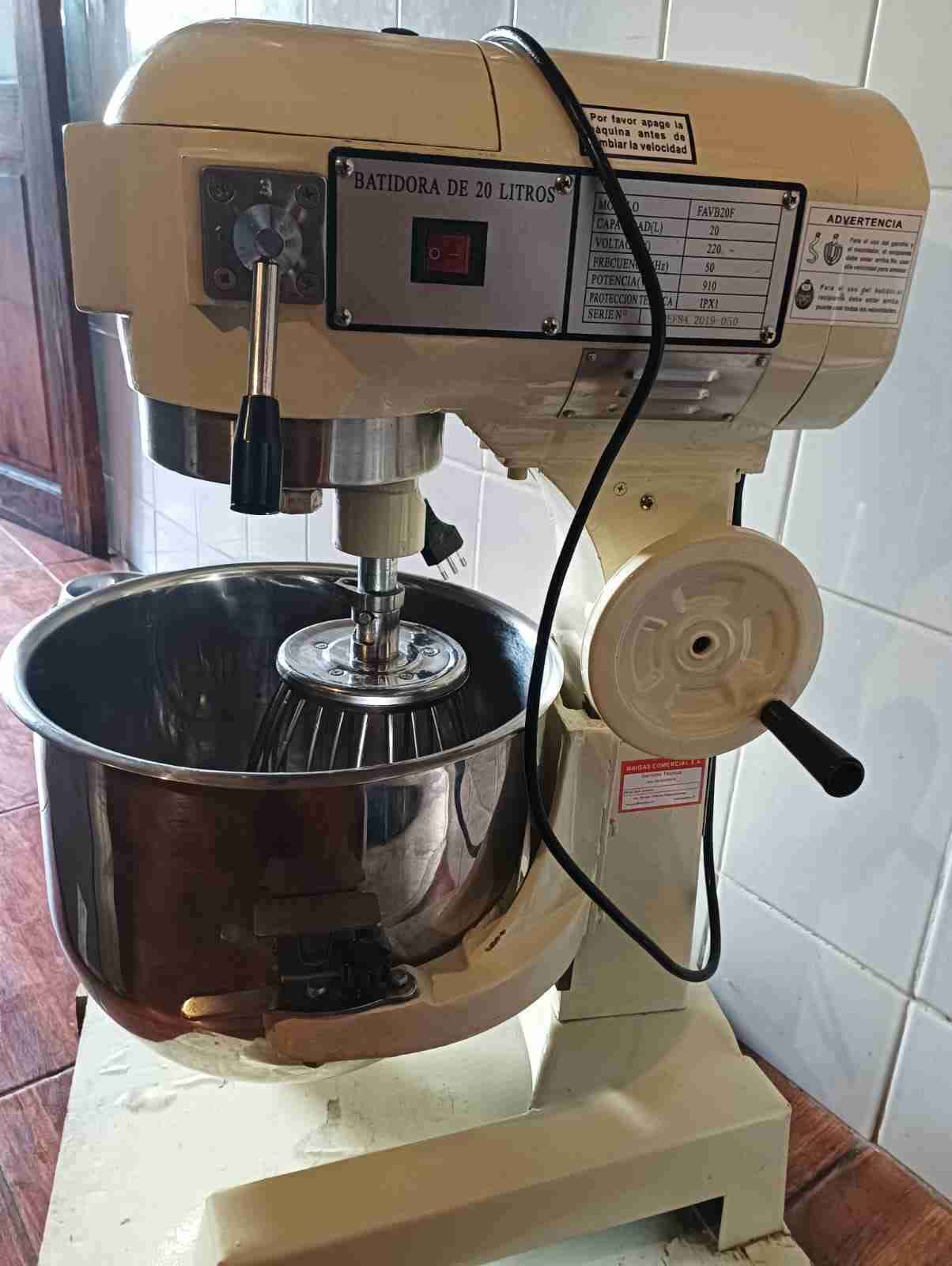 Batidora industrial de 20 litros - miniatura 4