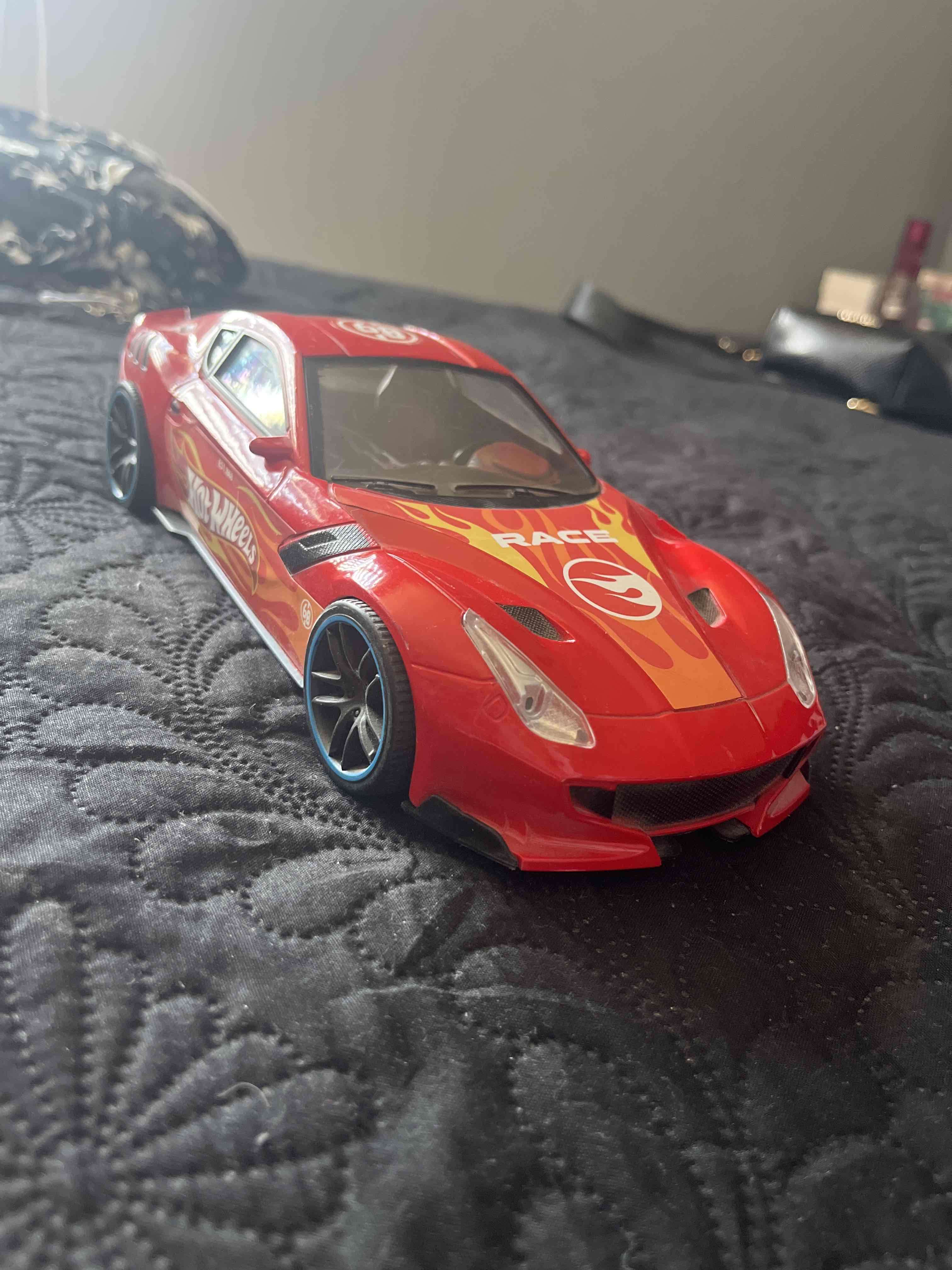 Auto de juguete Hot Wheels rojo