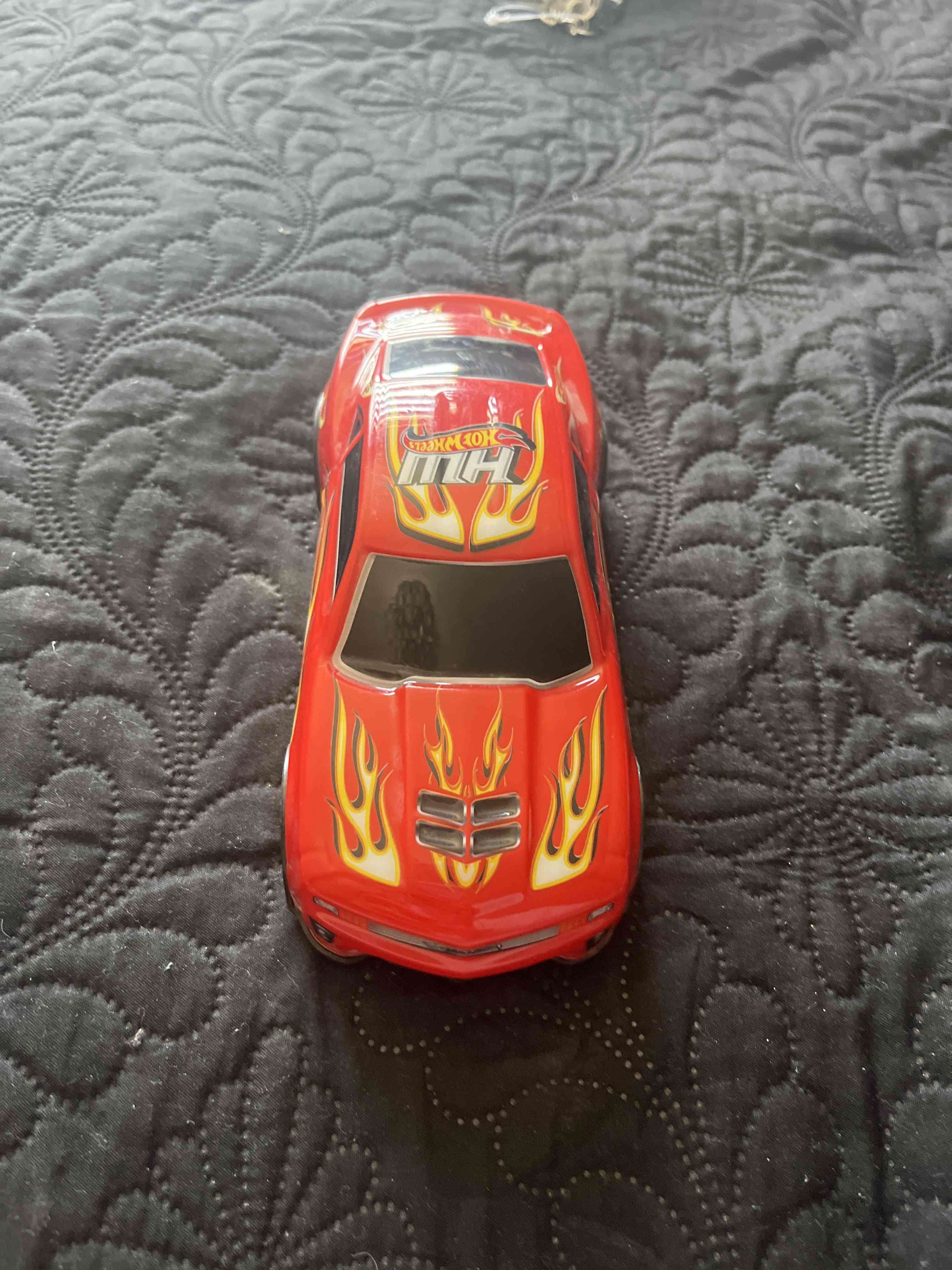 Auto Hot Wheels rojo - miniatura 2