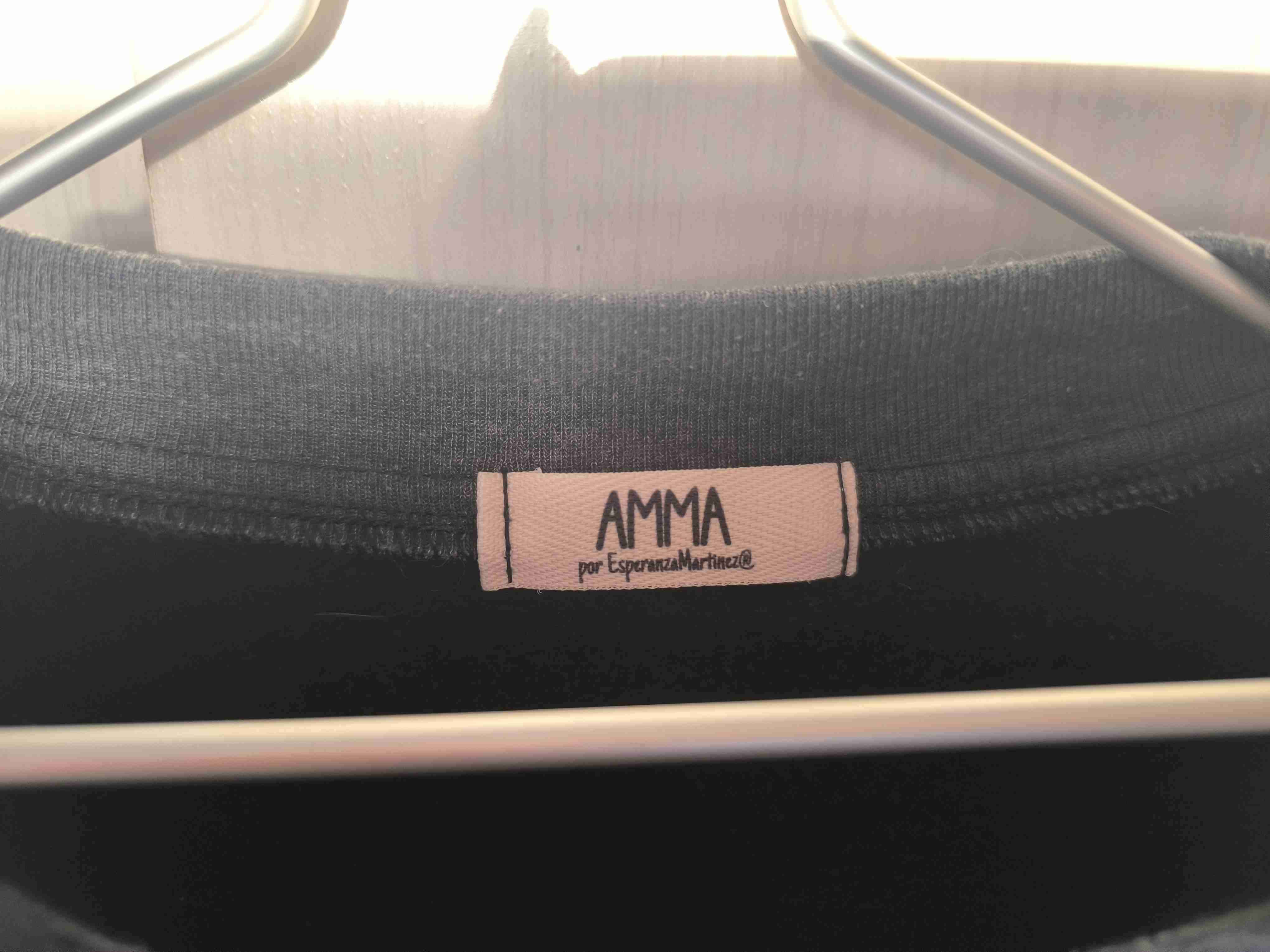 Polerón negro con diseño de hojas - miniatura 2