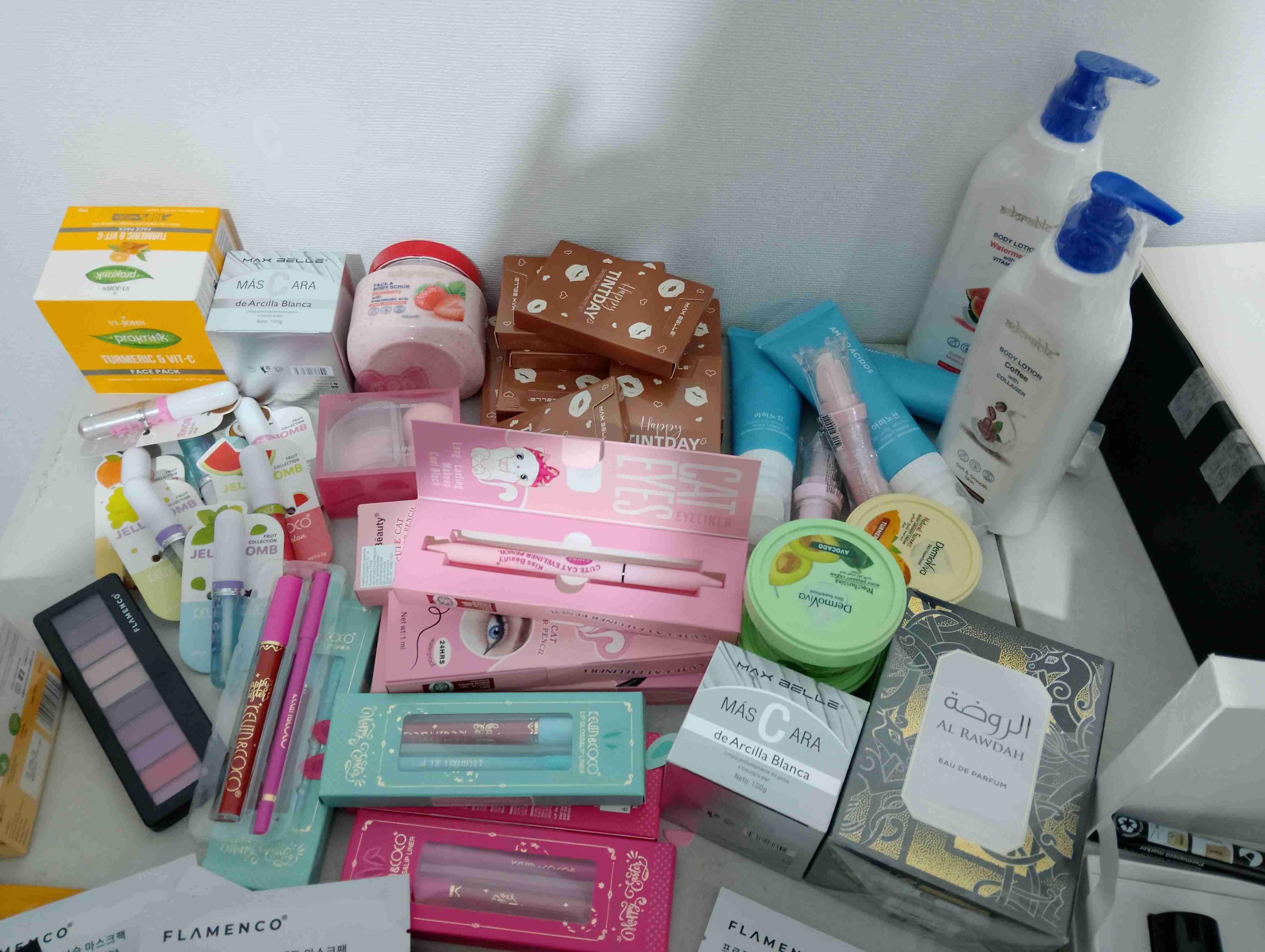 Lote de maquillaje variado - miniatura 4