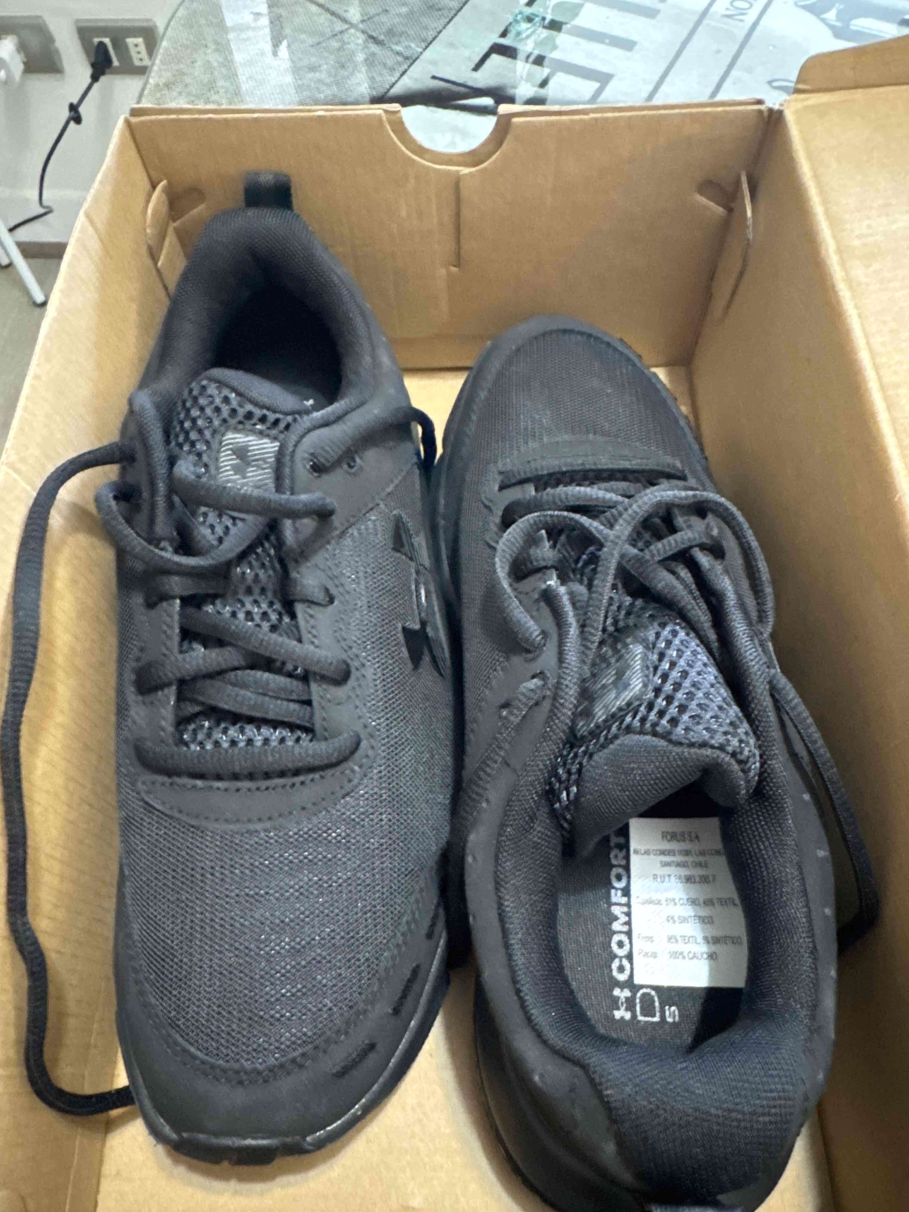 Zapatillas negras Under Armour - miniatura 2