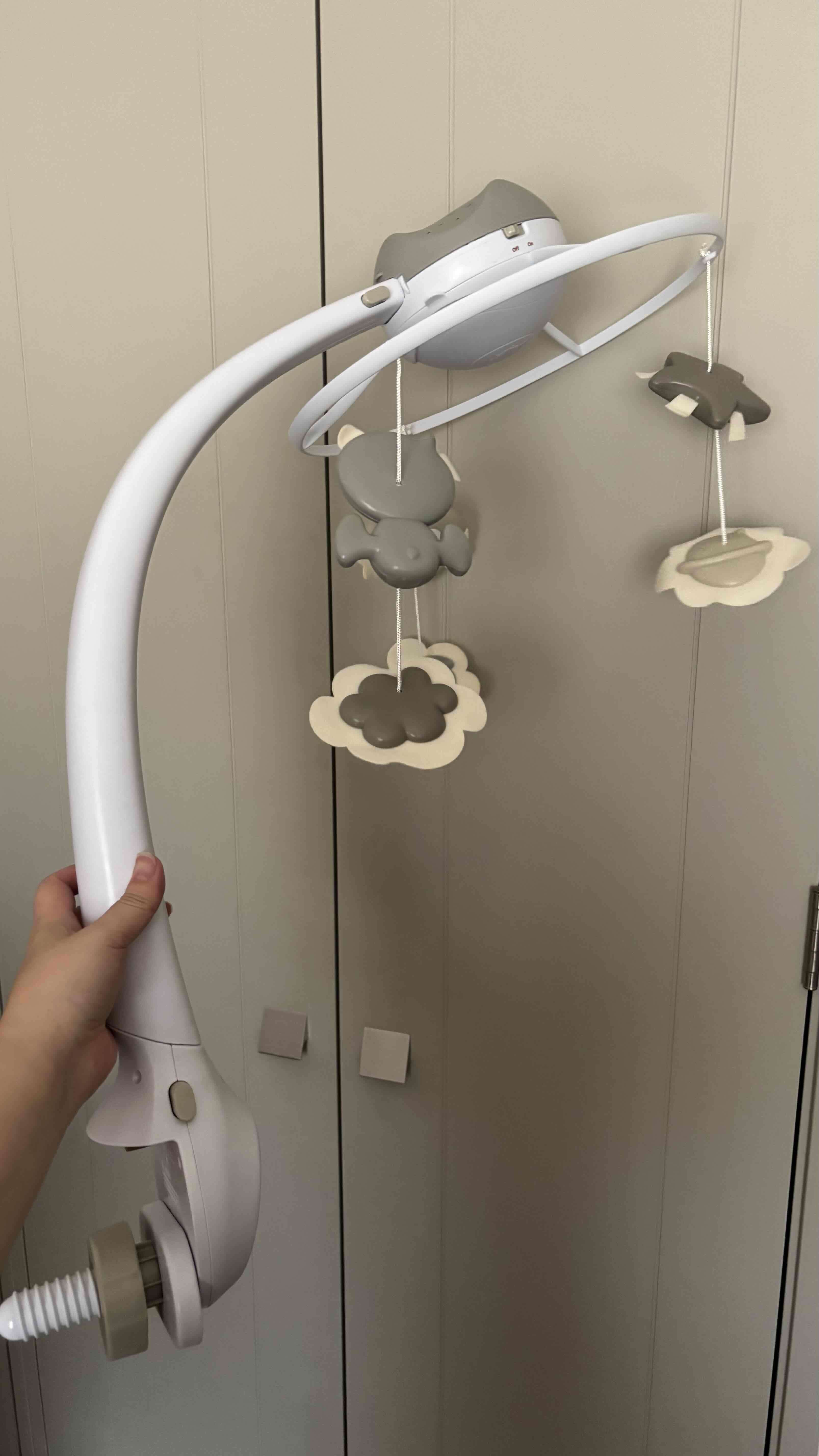 Móvil musical para cuna