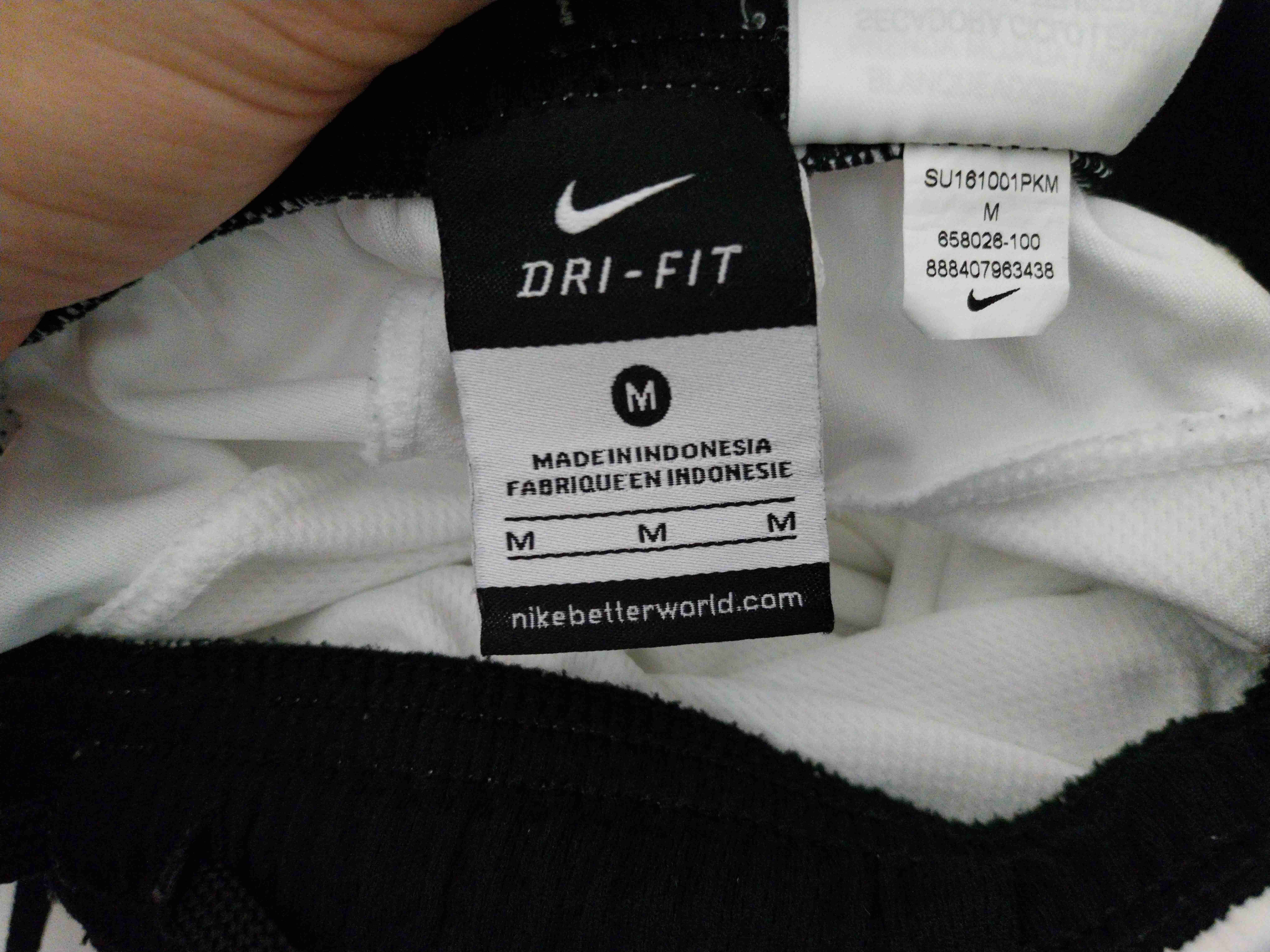 Short Nike Dri-Fit blanca Talla M de niño