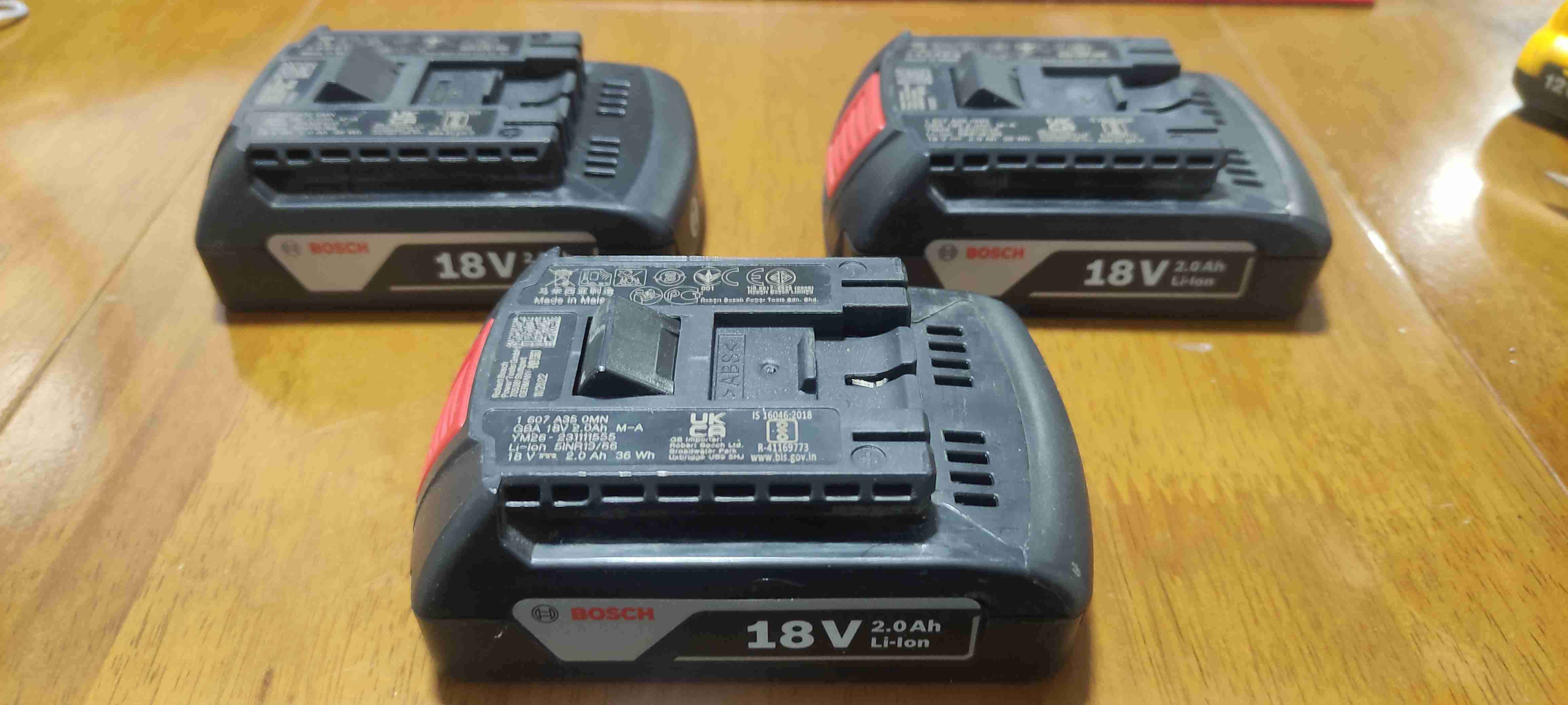Batería Bosch 18V 2.0Ah Li-Ion - miniatura 2