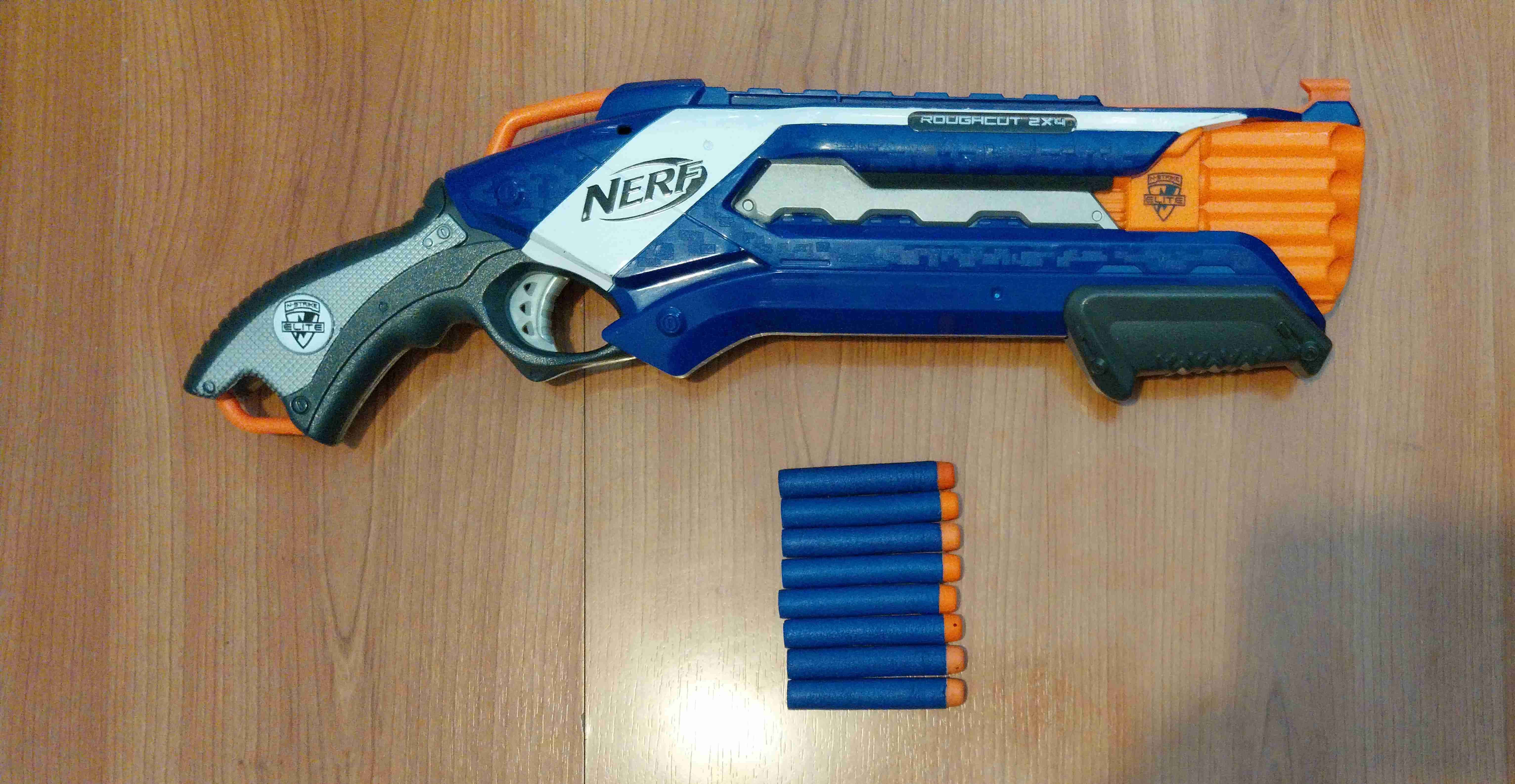 Lanzador Nerf Rough Cut 2x4( GRATIS sus balas)