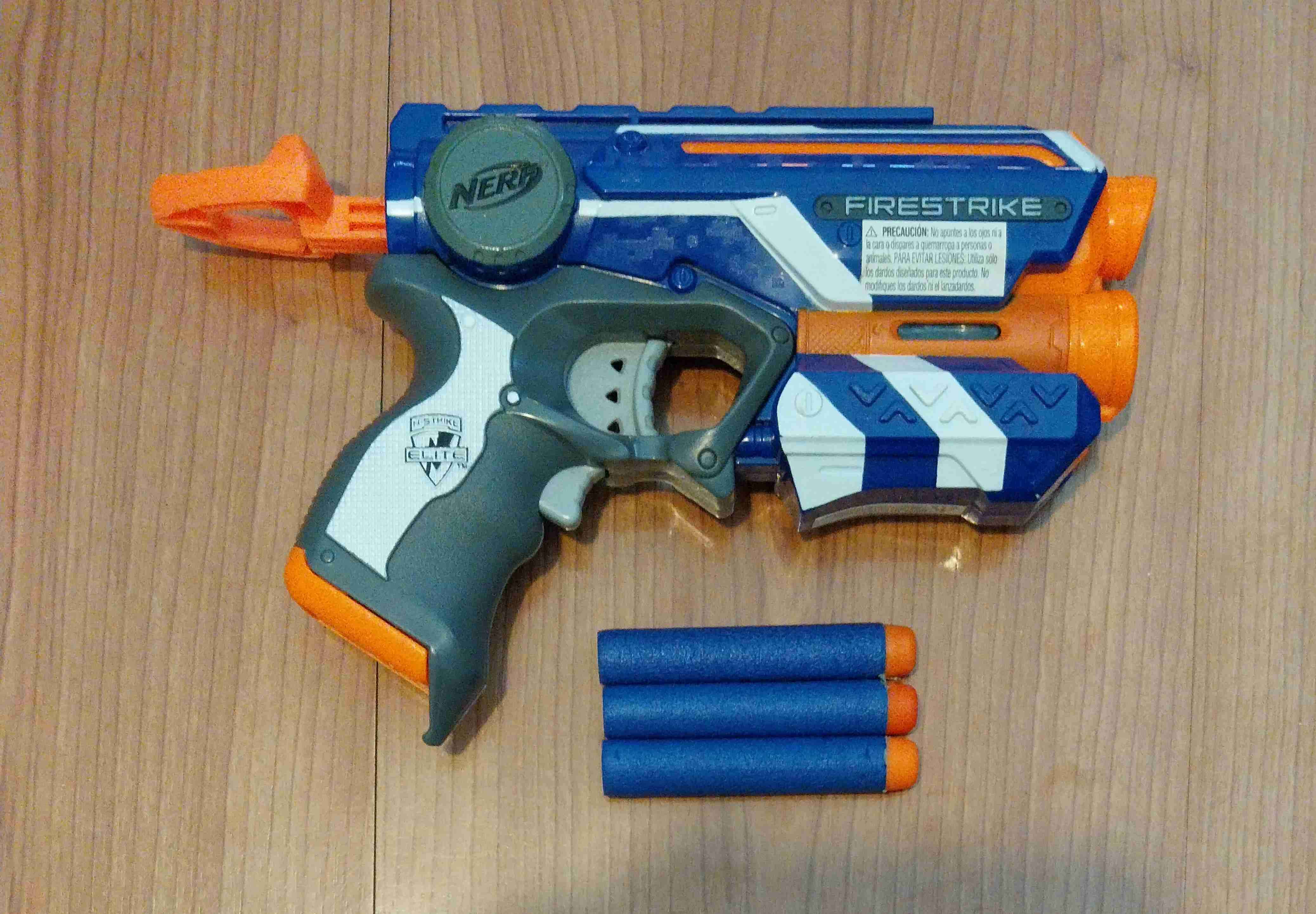 Jueguete de Lanzador Nerf (GRATIS sus balas)