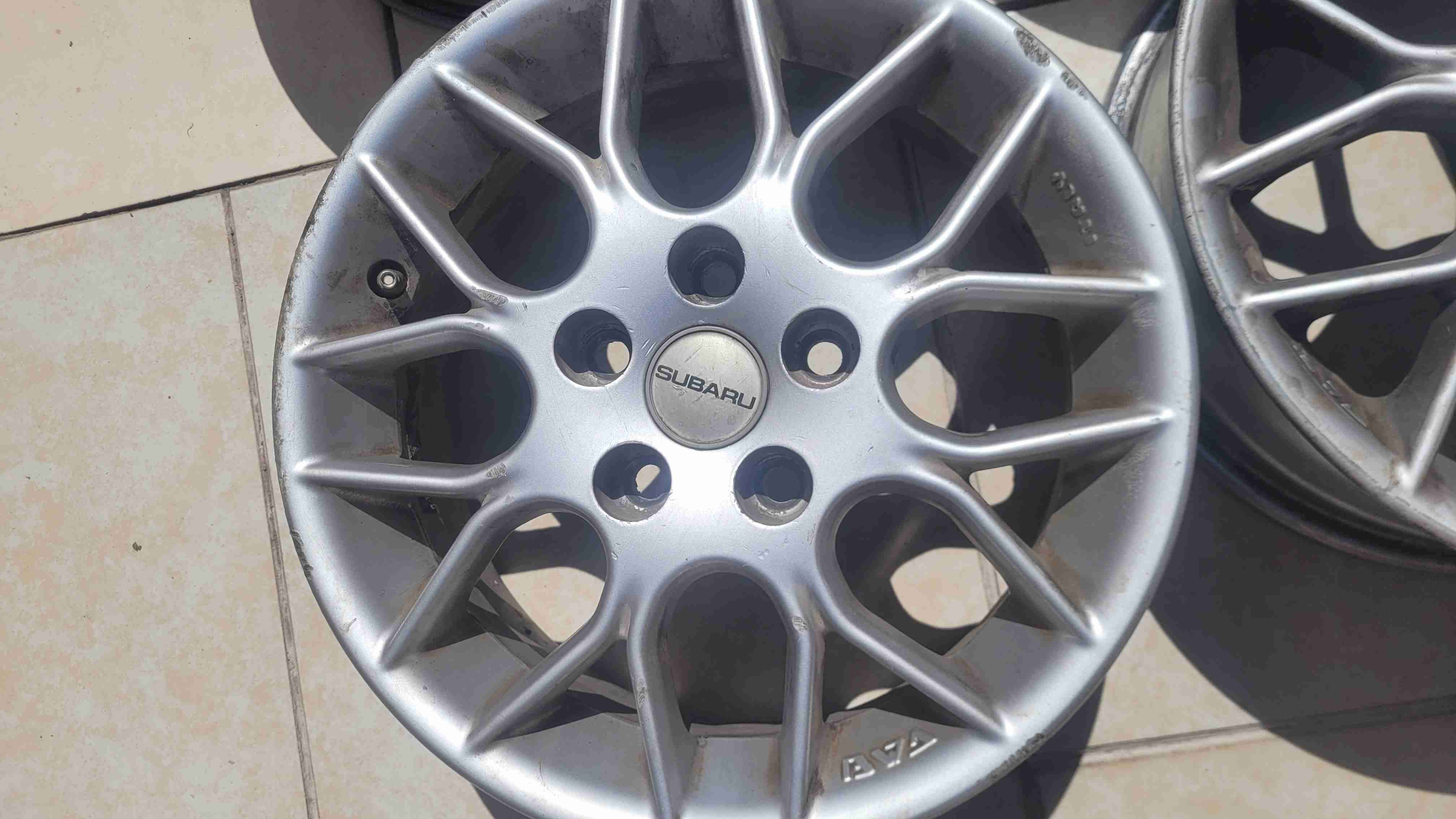 Juego de llantas originales Subaru impresa - miniatura 3