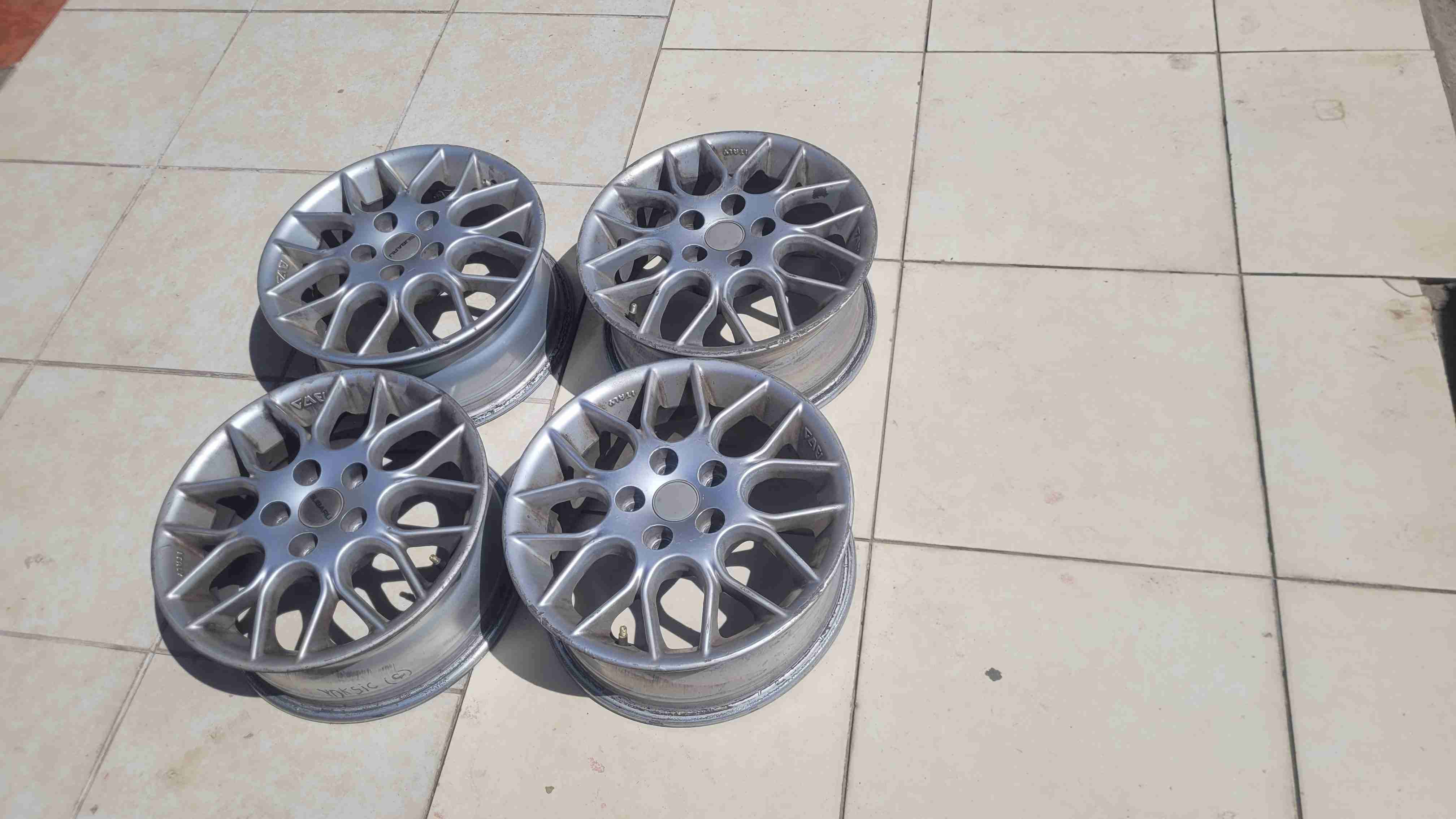 Juego de llantas originales Subaru impresa - miniatura 4