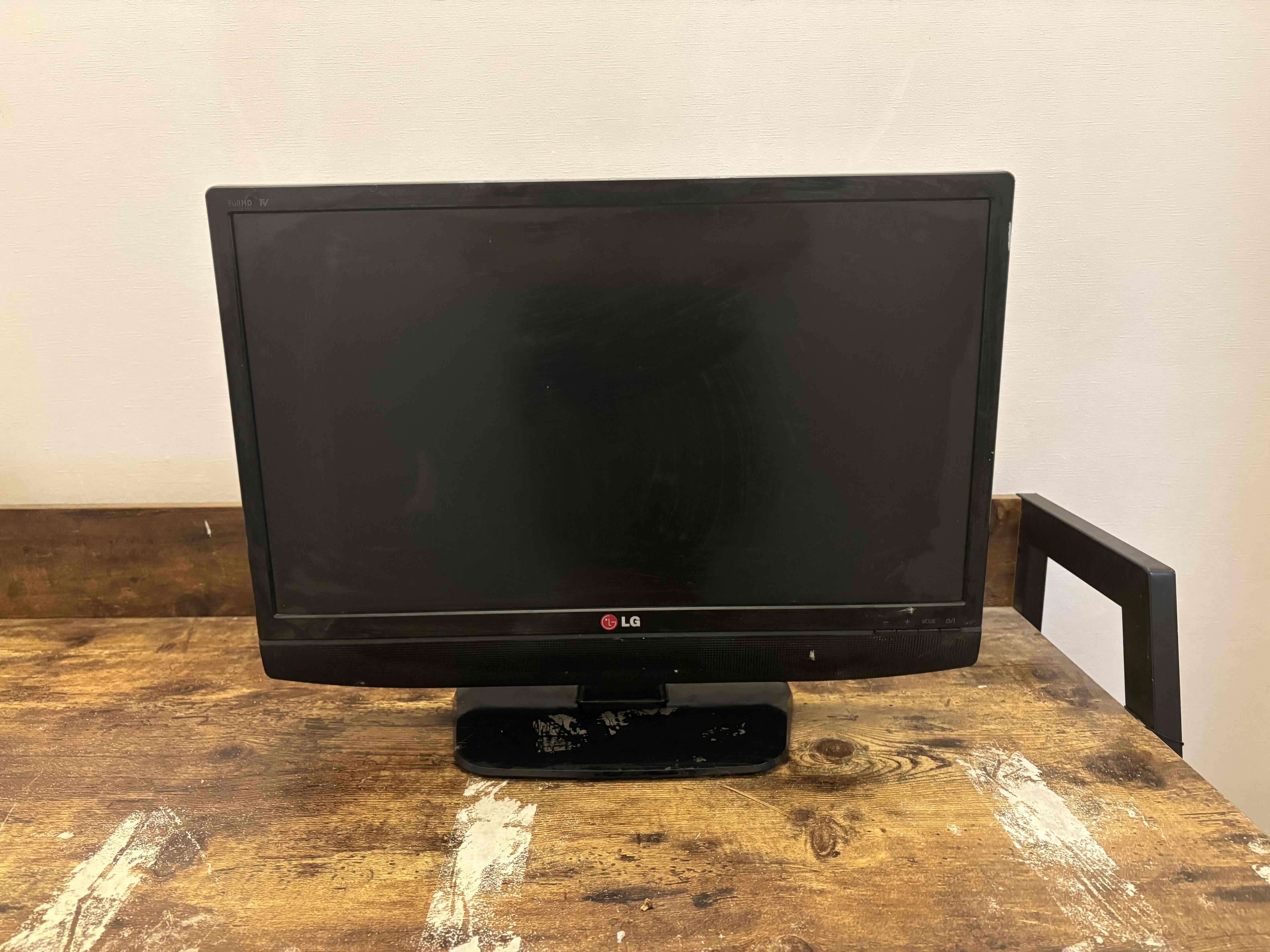 Televisor LG de 24 pulgadas - miniatura 2