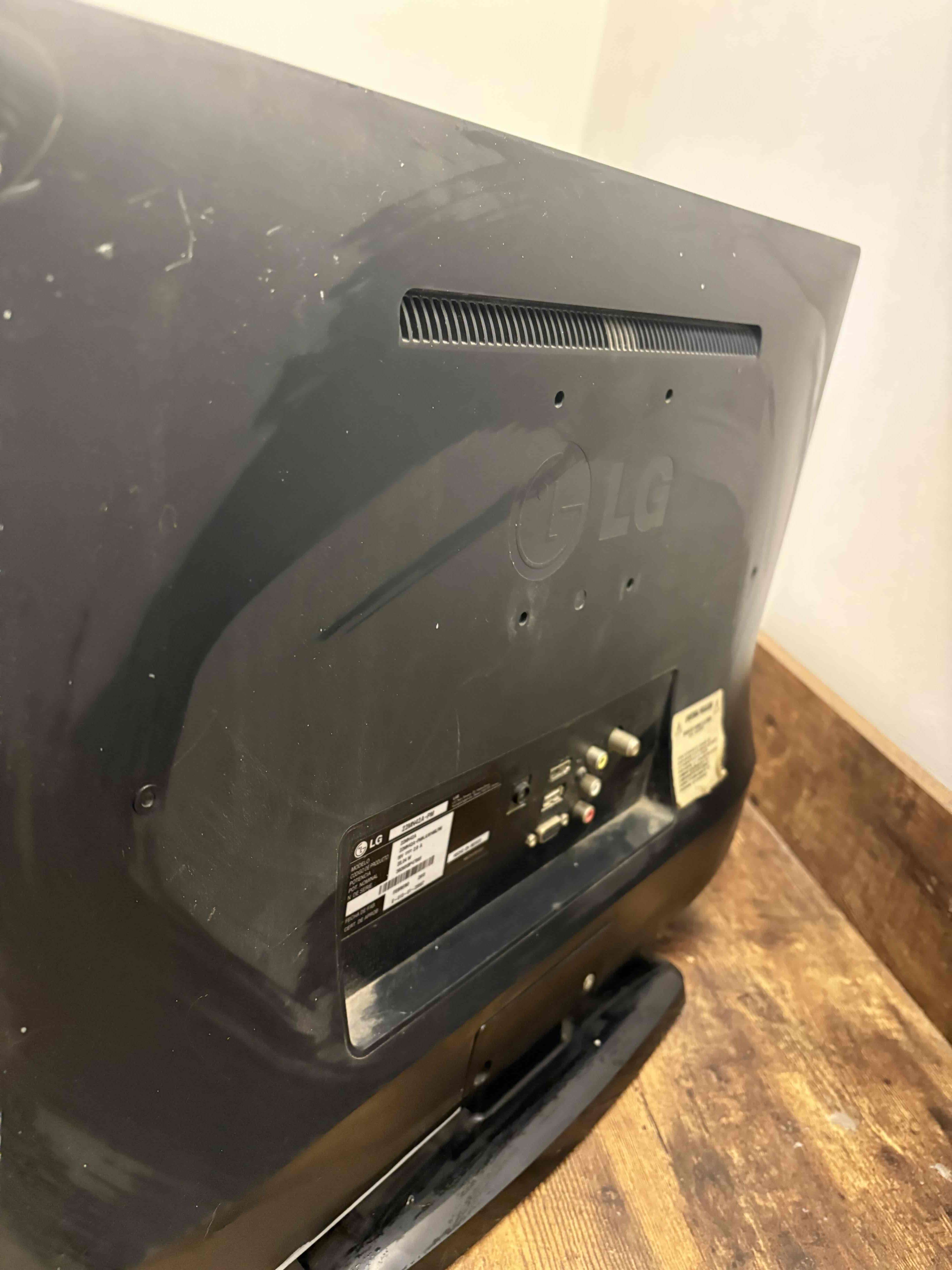 Televisor LG de 24 pulgadas - miniatura 3