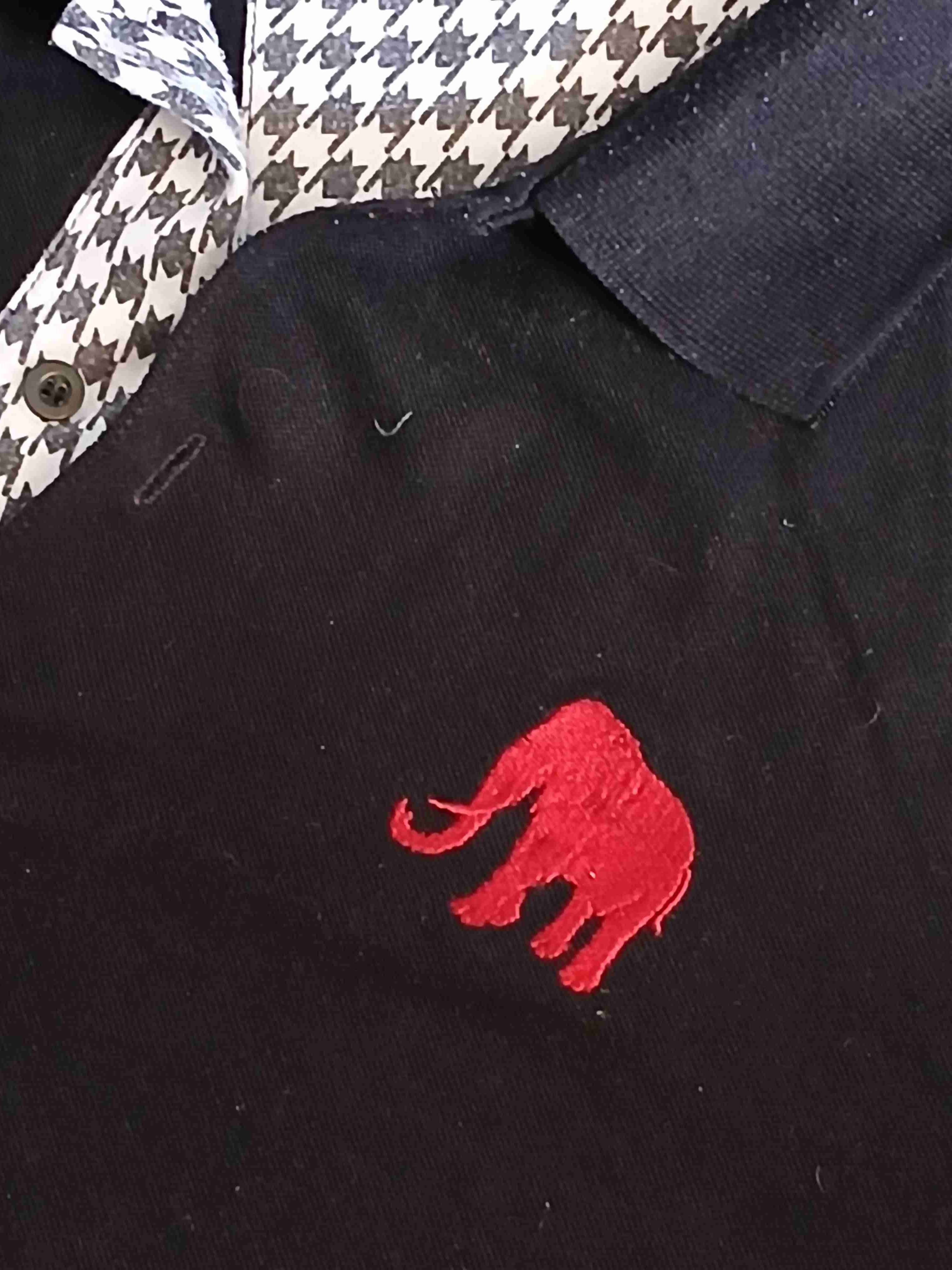 Polera negra polo con logo de elefante - miniatura 3