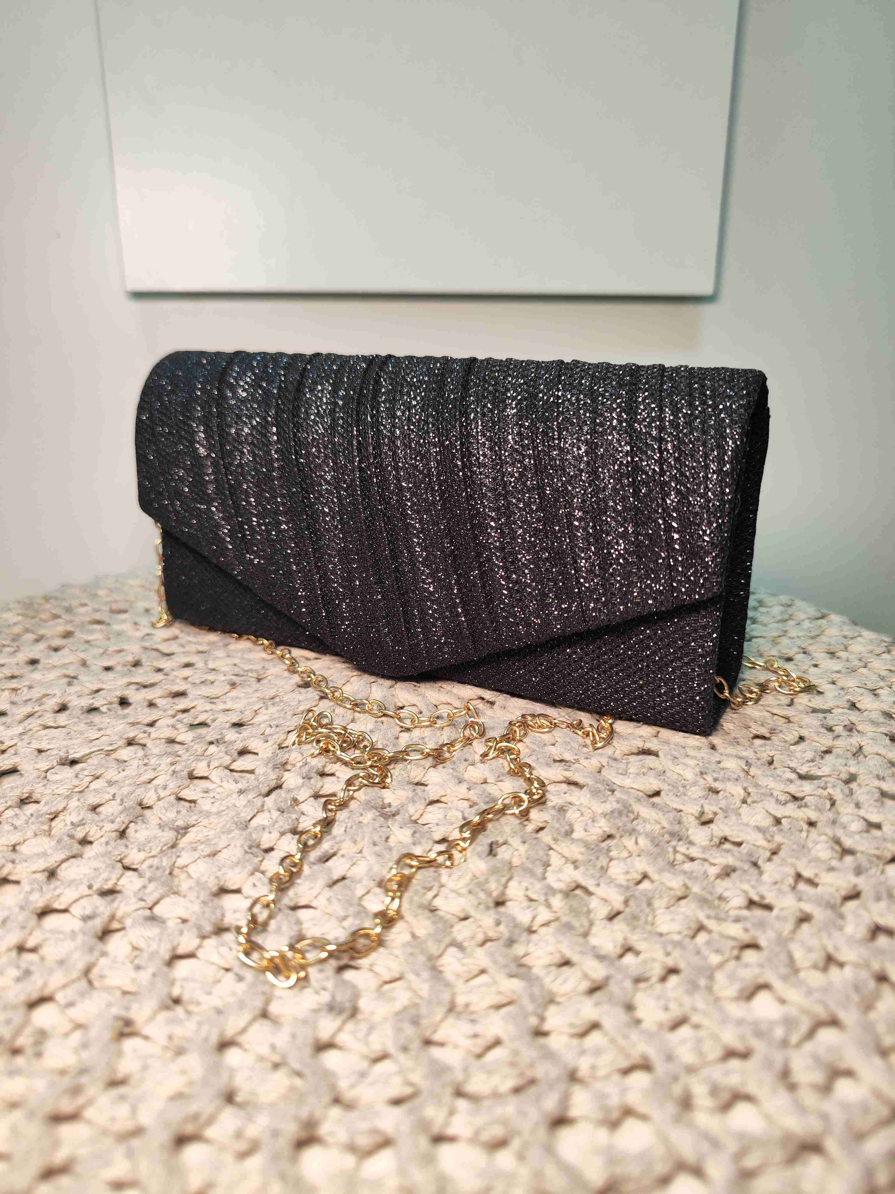 Cartera de mano negra con cadena - miniatura 2