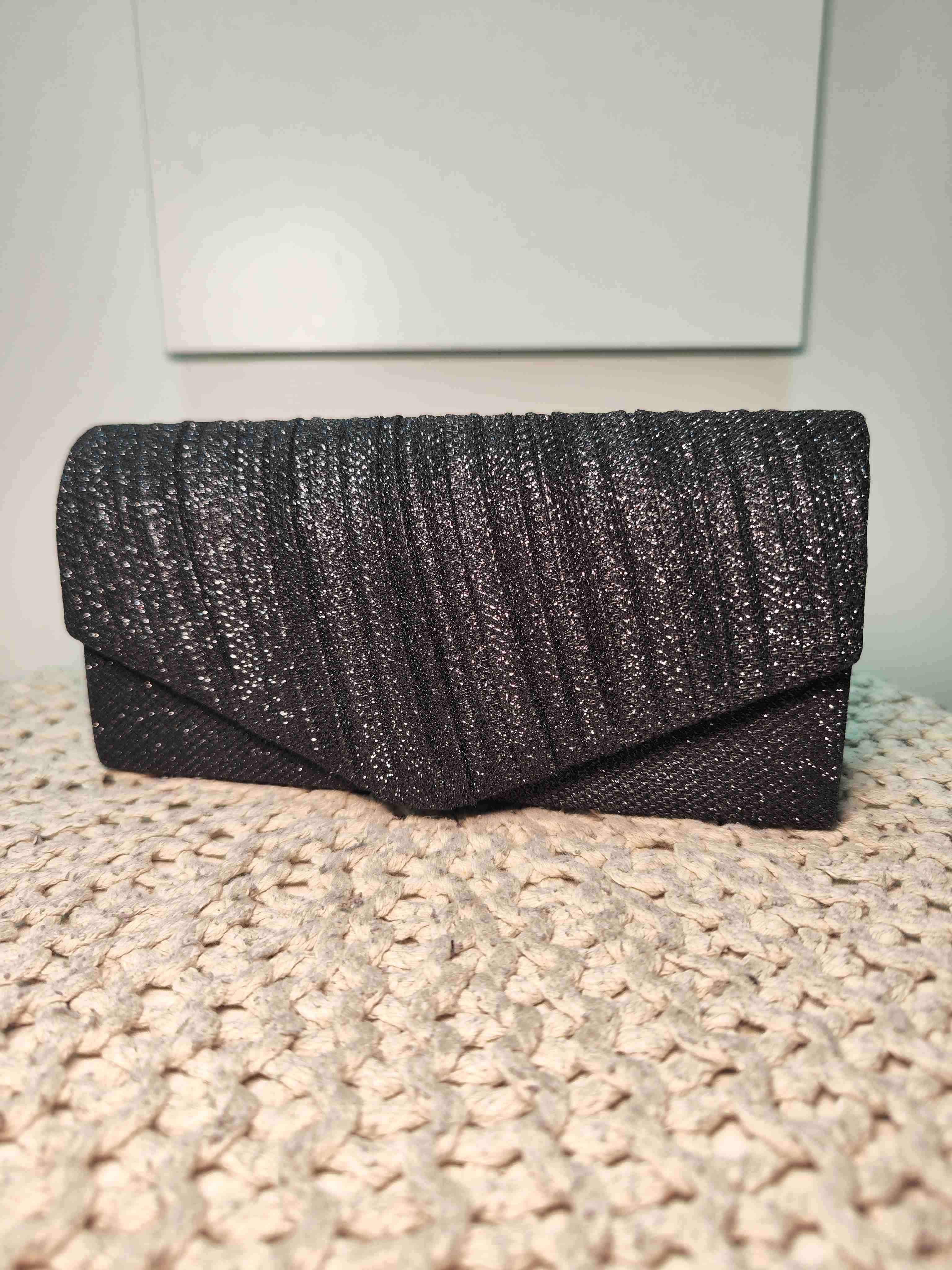 Cartera de mano negra con cadena - miniatura 3