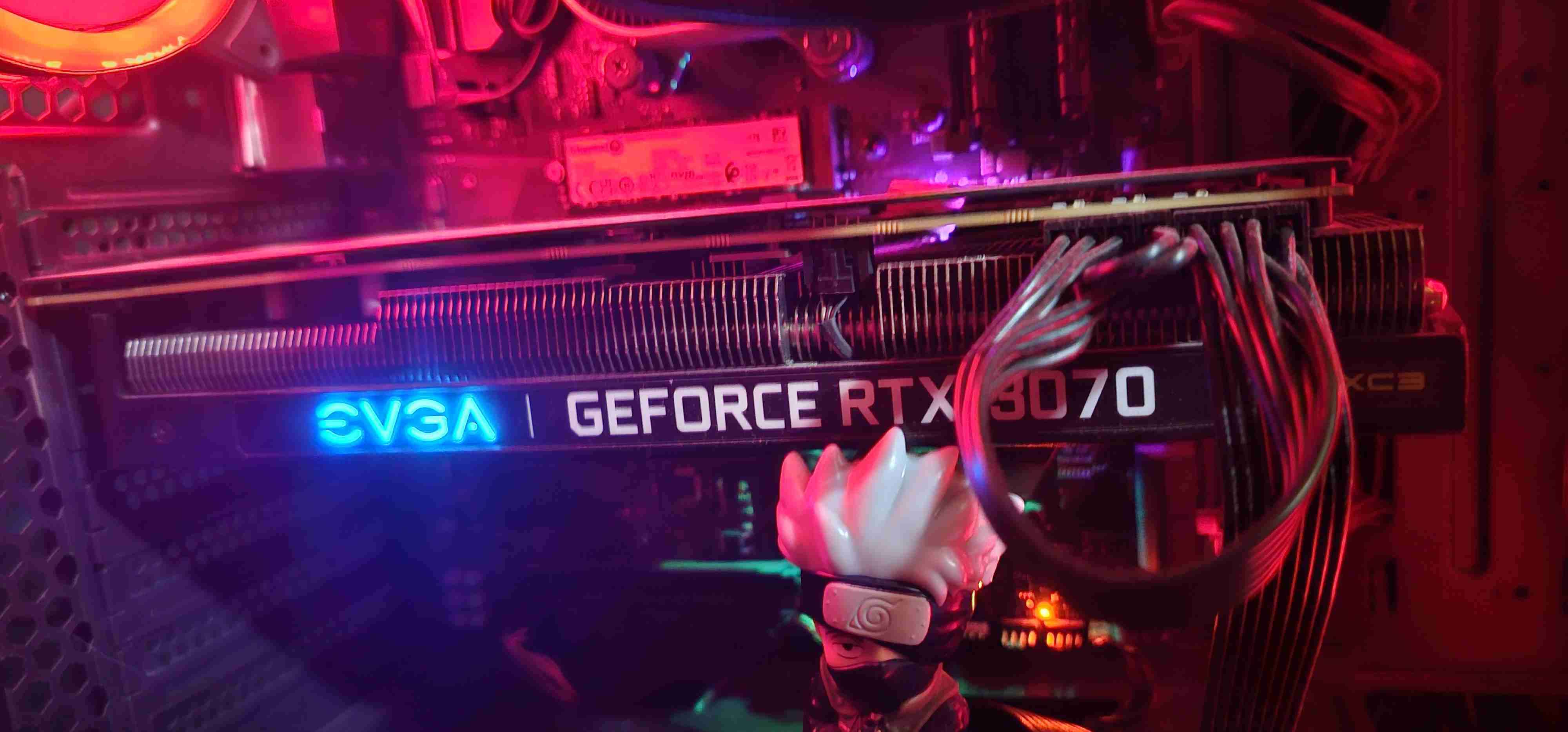 Tarjeta gráfica EVGA GeForce RTX 3070 - miniatura 3