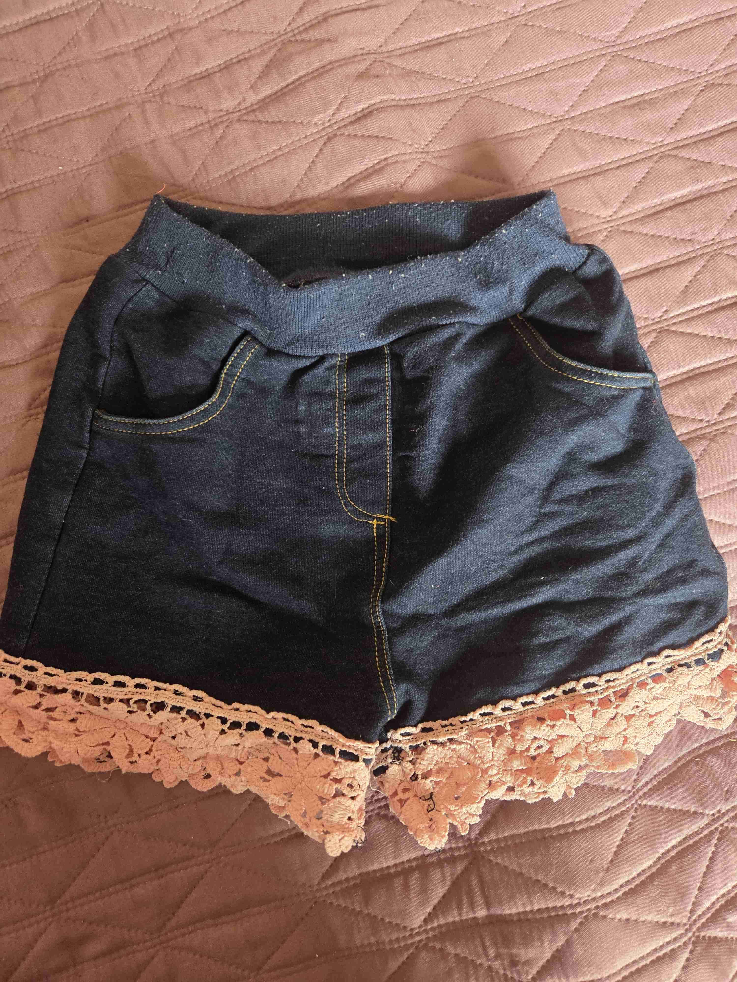 Shorts con encaje azul y beige talla 4