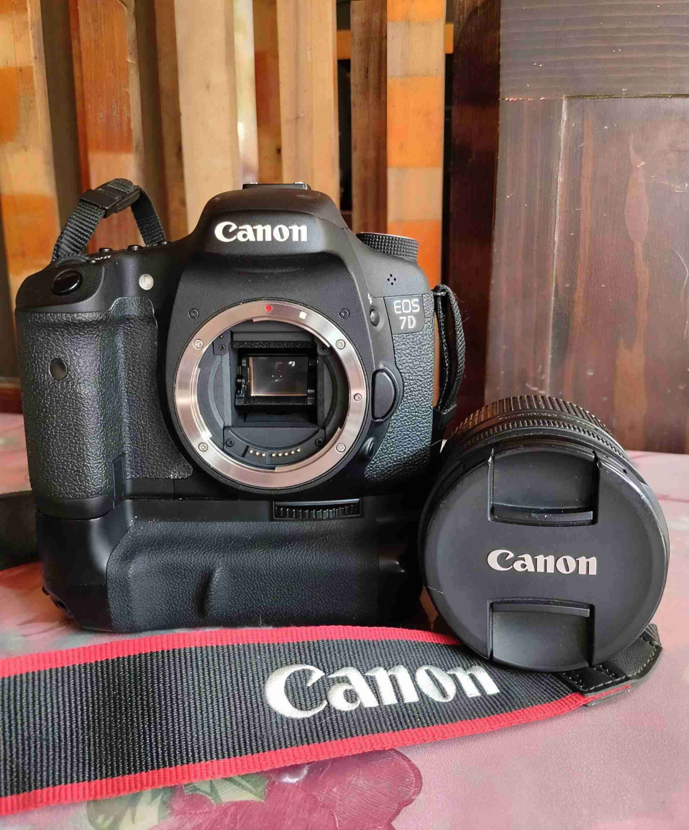 Cámara Canon EOS 7D con accesorios - miniatura 6