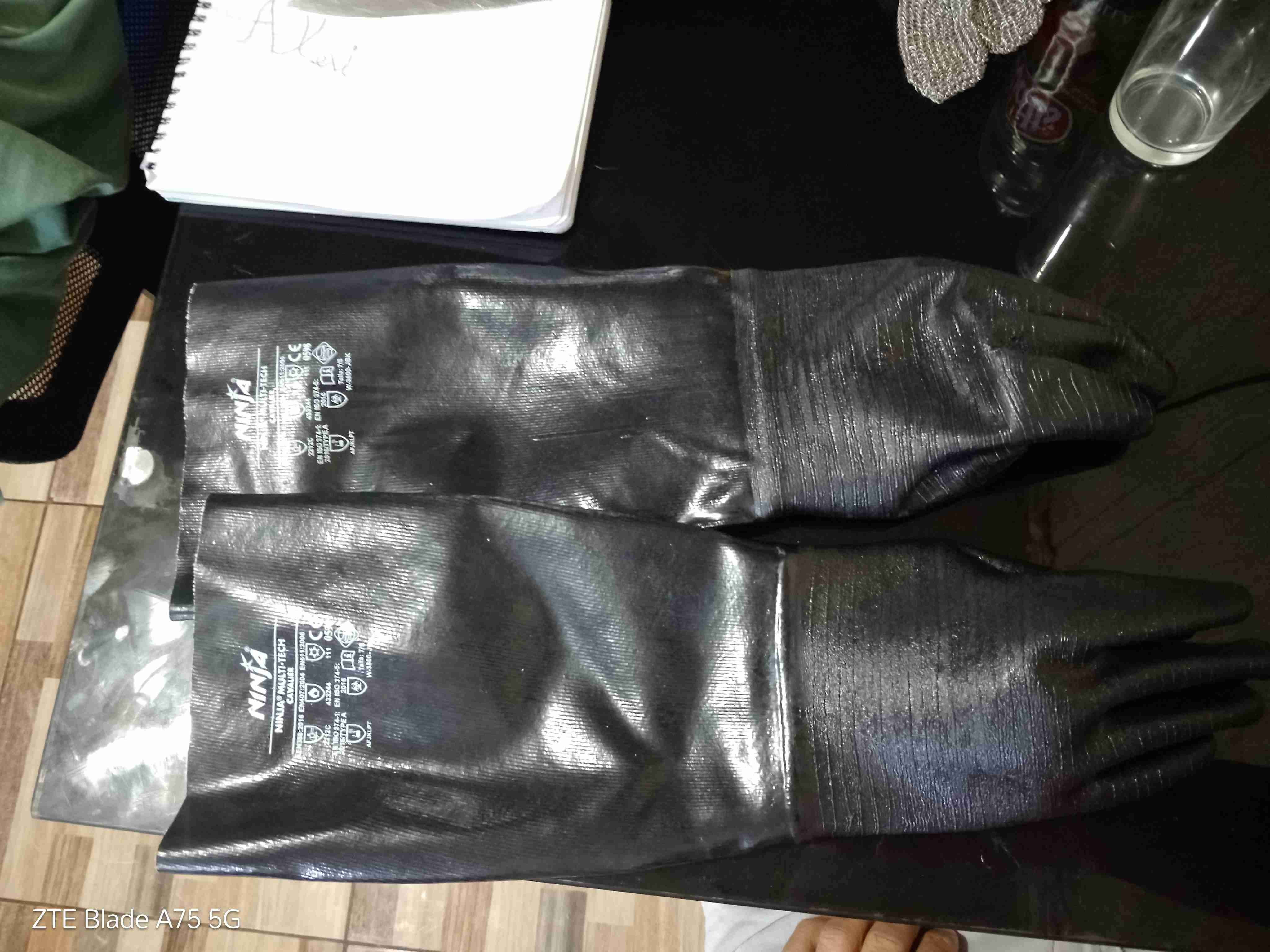 Guantes de protección negra