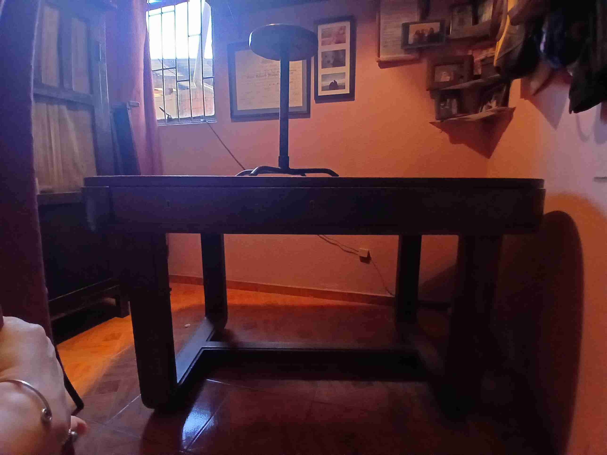 Mesa de madera clásica, escritorio - miniatura 2