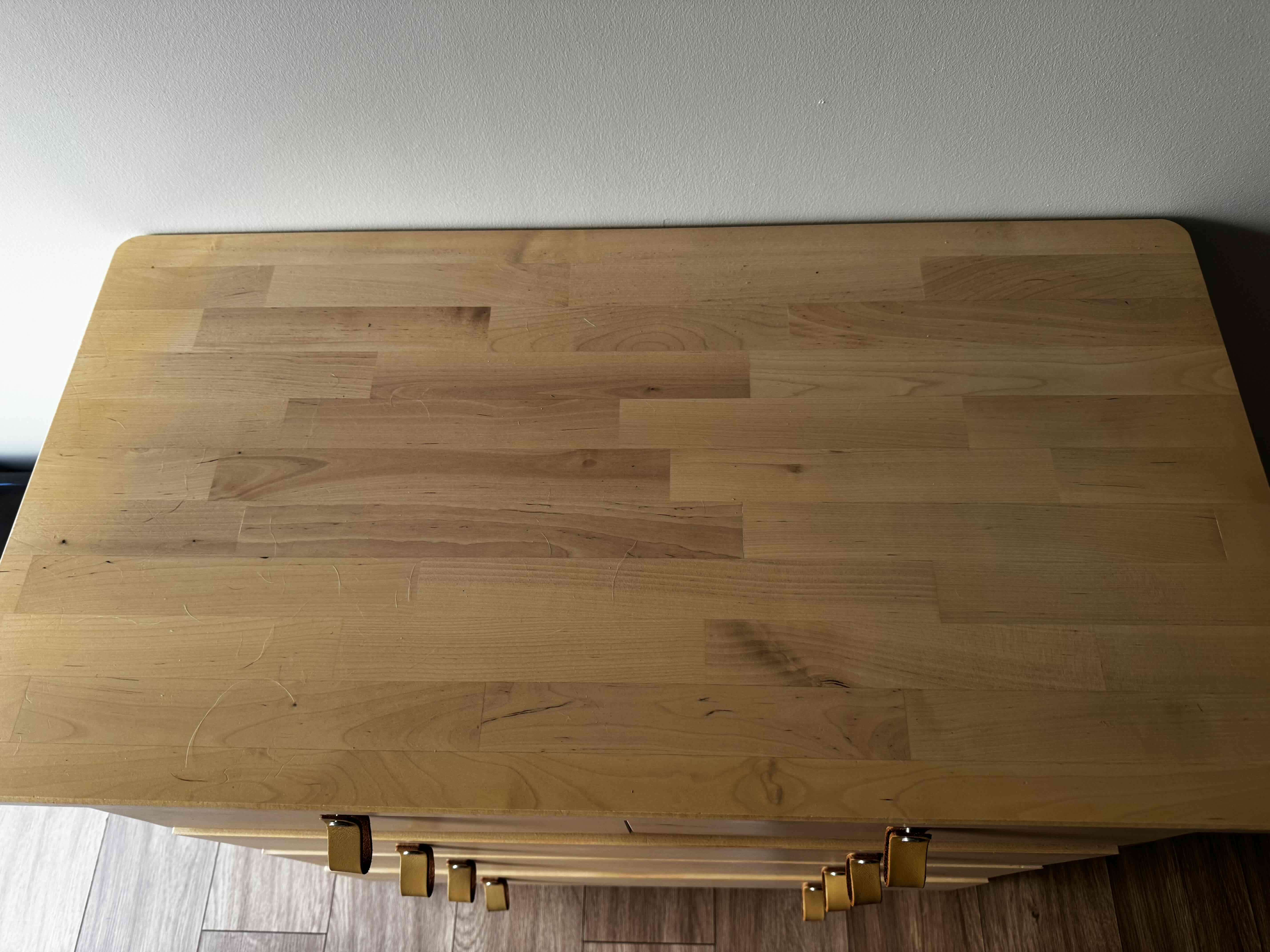 Cómoda de madera clara - miniatura 2