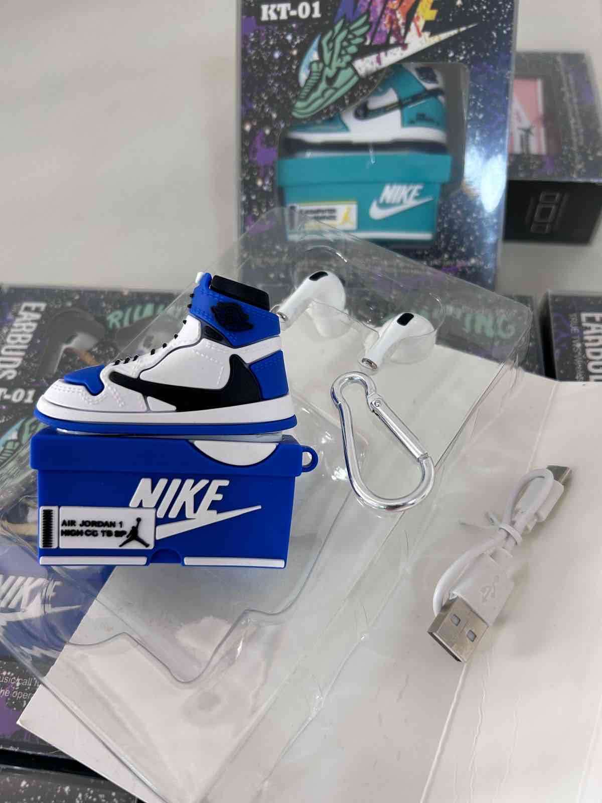 AirPods con funda Nike estilo zapatilla - miniatura 2