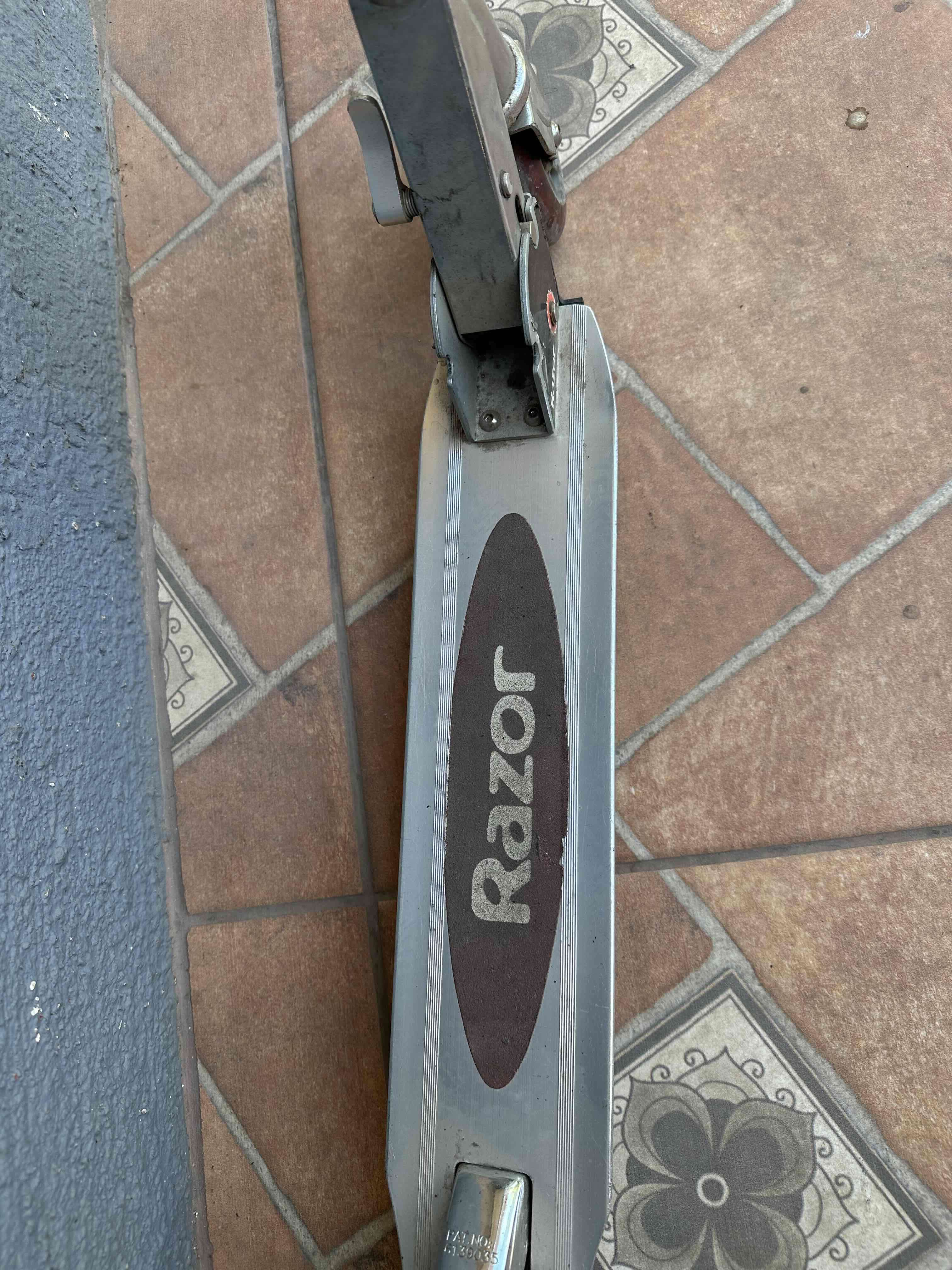 Scooter Razor plegable - miniatura 2